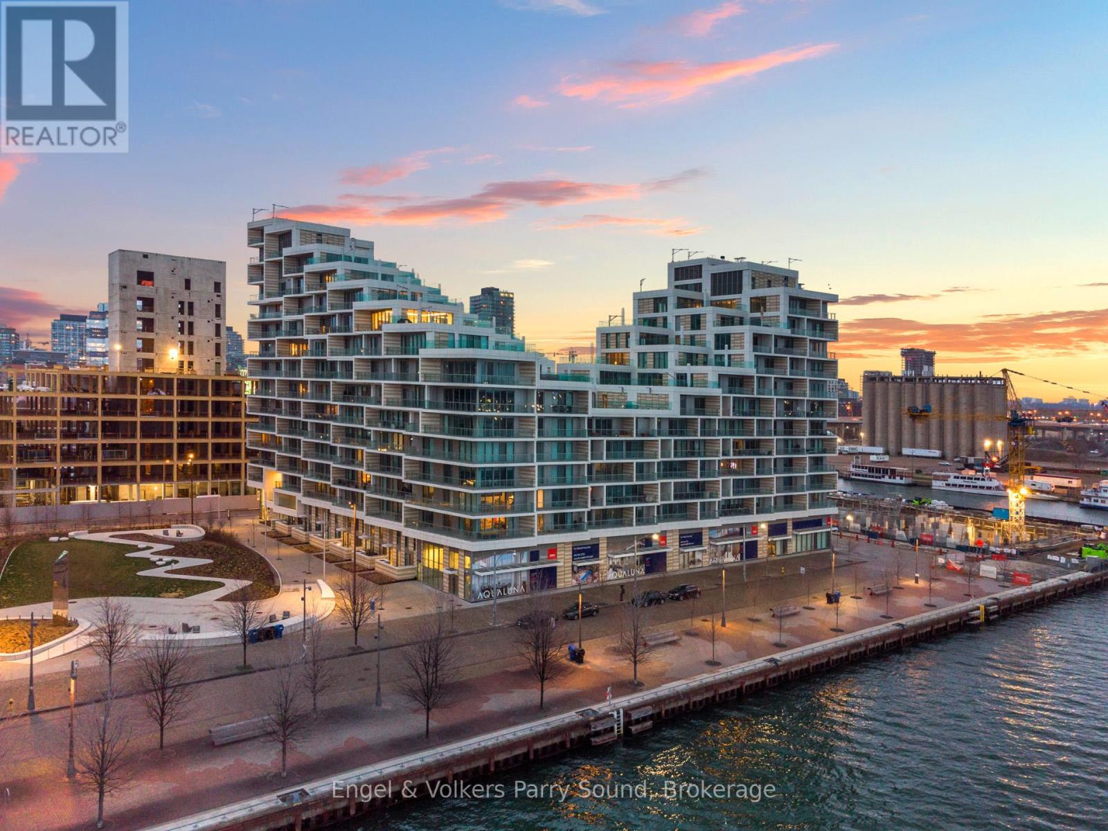 104 118 Merchants Wharf, Toronto, ON M5A 0L3