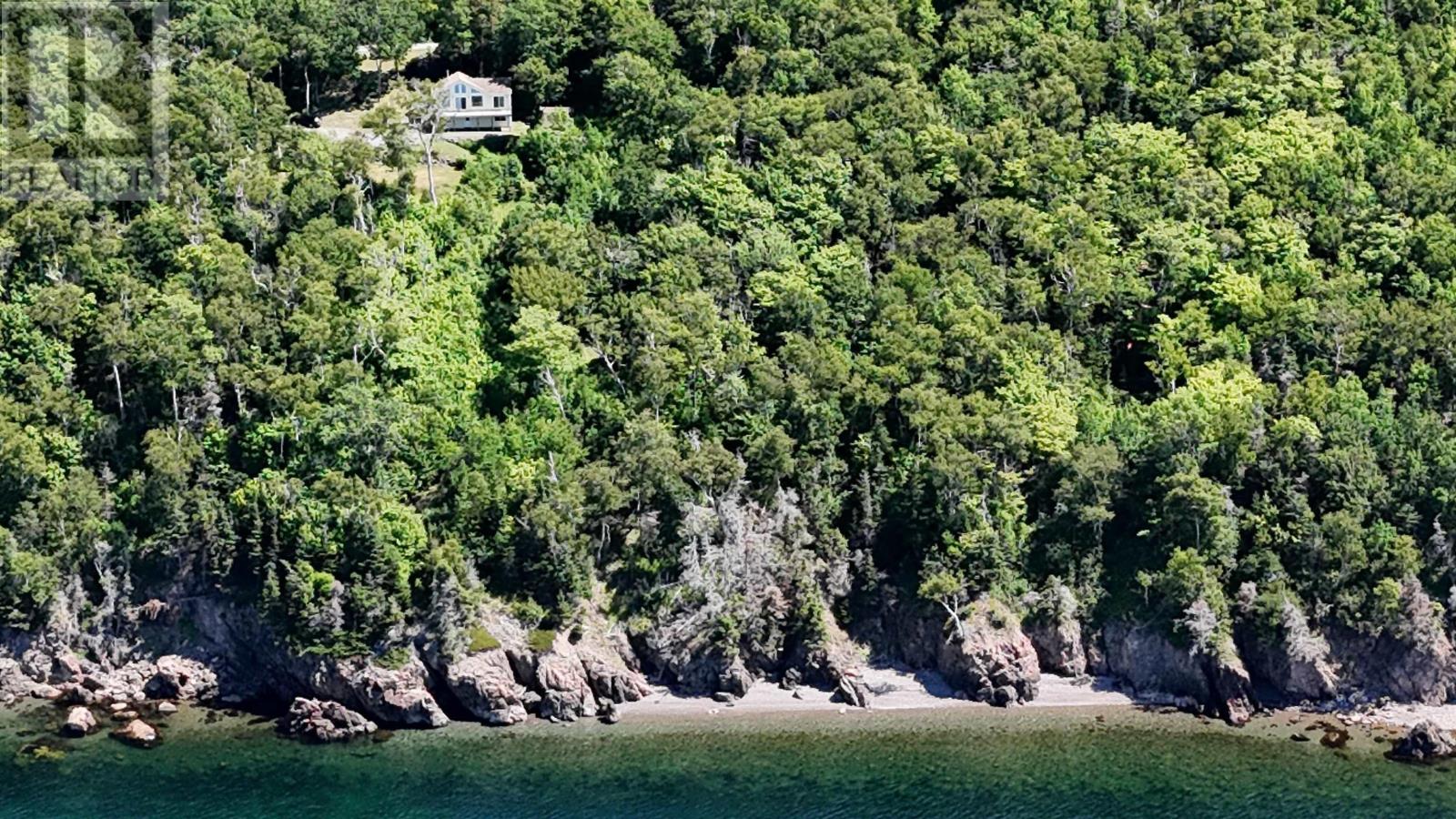 95 Lakeshore Dr W, Irish Cove, NS B0E 3B0