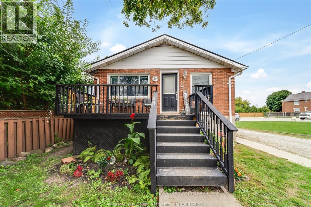 123 Park Ave E, Chatham, ON N7M 3V7
