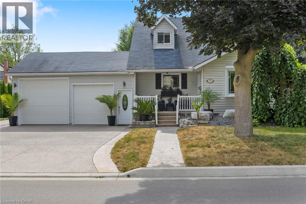 32 Centre St, Cambridge, ON N1R 4E5