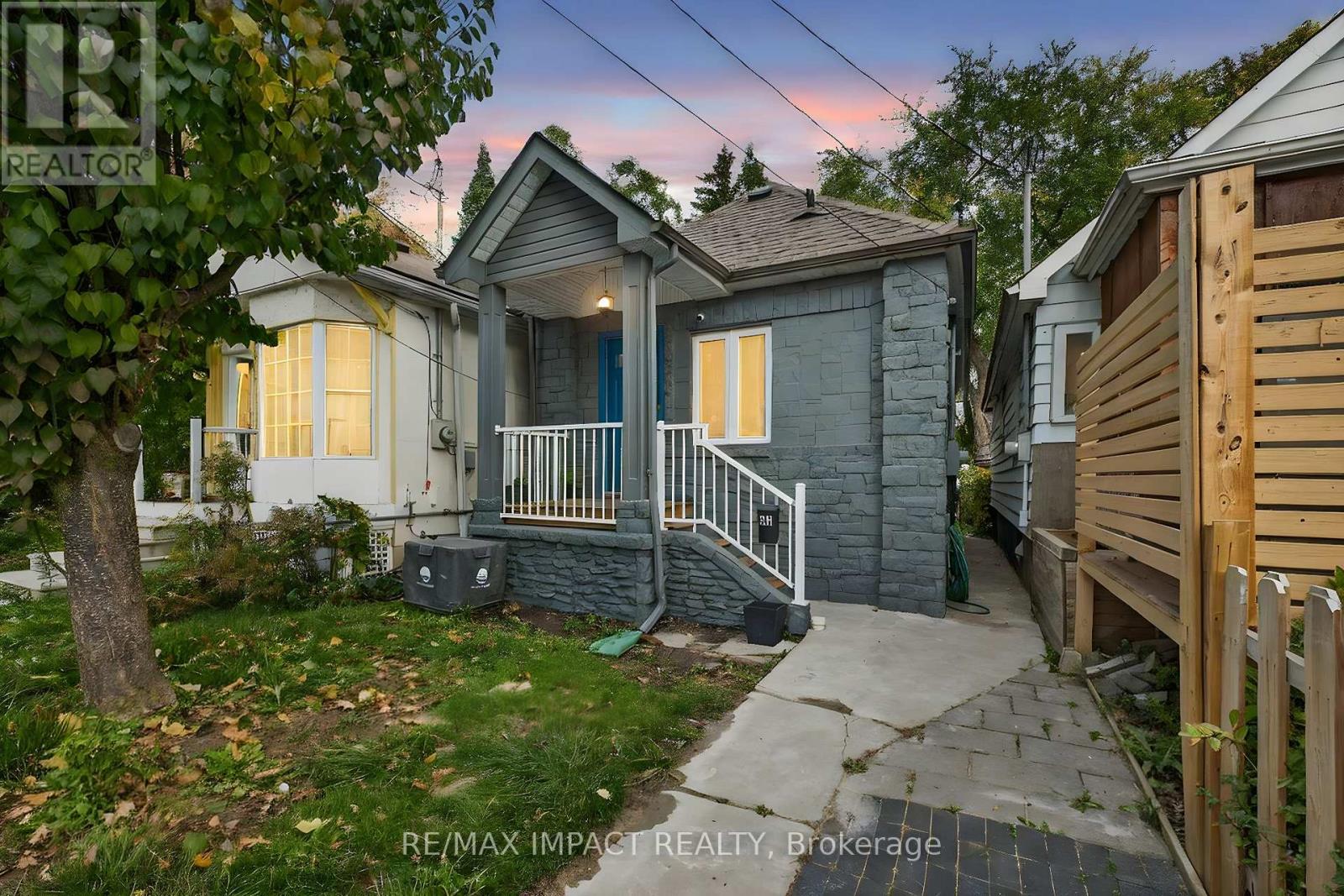 41 Mcdonald Ave, Toronto, ON M1L 3Y7