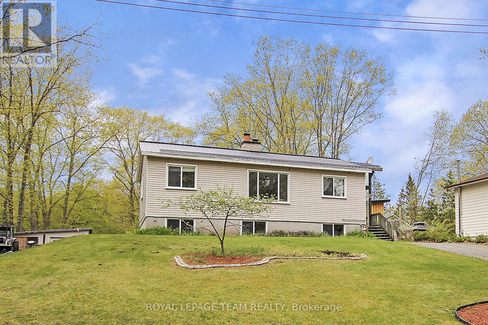 129 Spinnaker Way, Ottawa, ON K0A 3M0