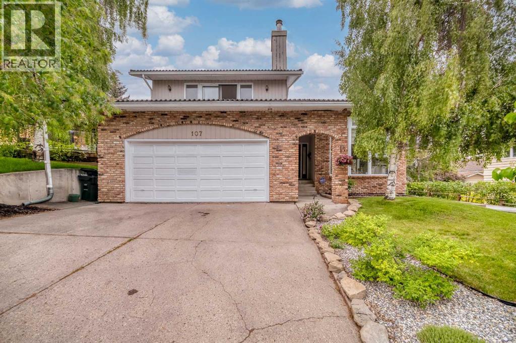 107 Edgehill Ct NW, Calgary, AB T3A 2X3
