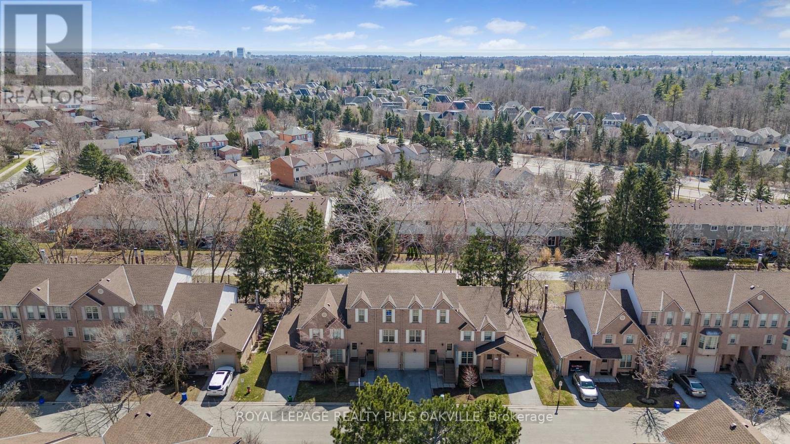 34 2272 Mowat Ave, Oakville, ON L6H 5L8