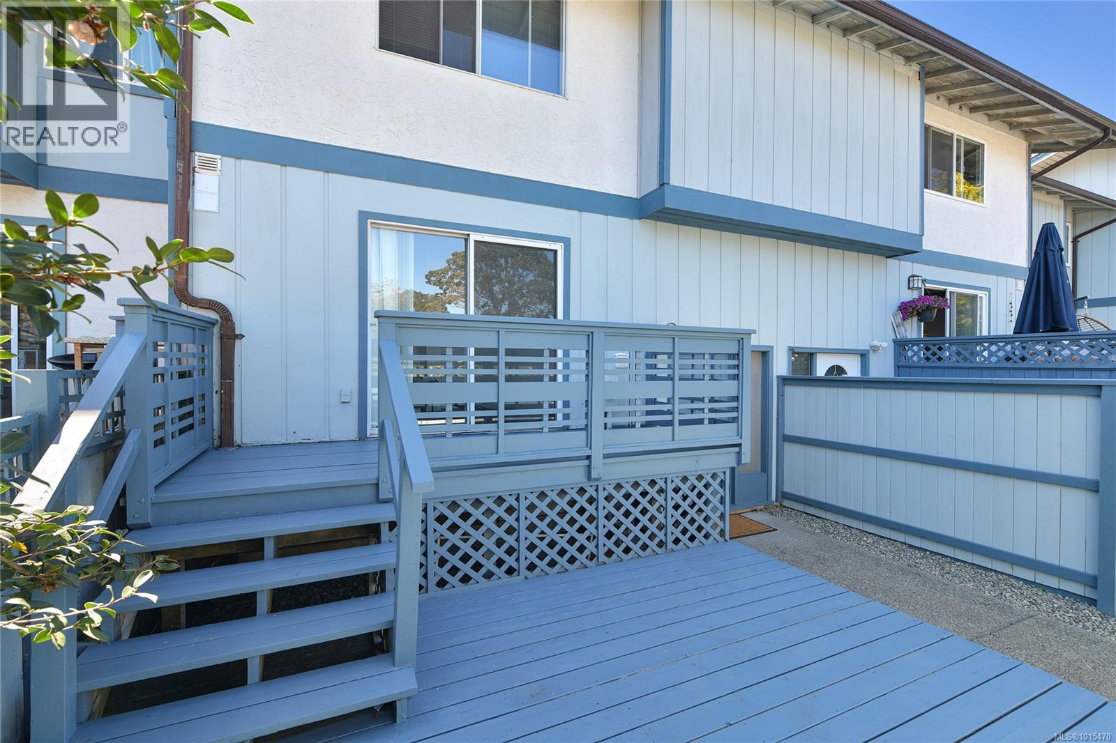 3987 Gordon Head Rd Unit 12 Rd, Saanich, BC V8N 3X4