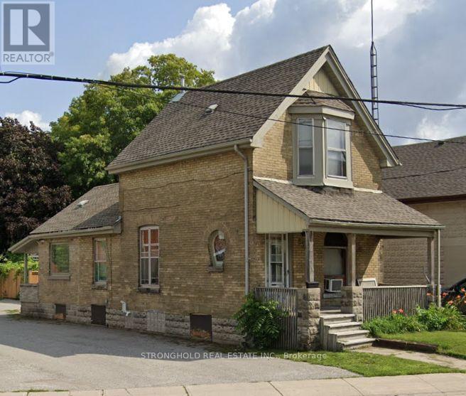 658 Hamilton Rd, London, ON N5Z 1T3