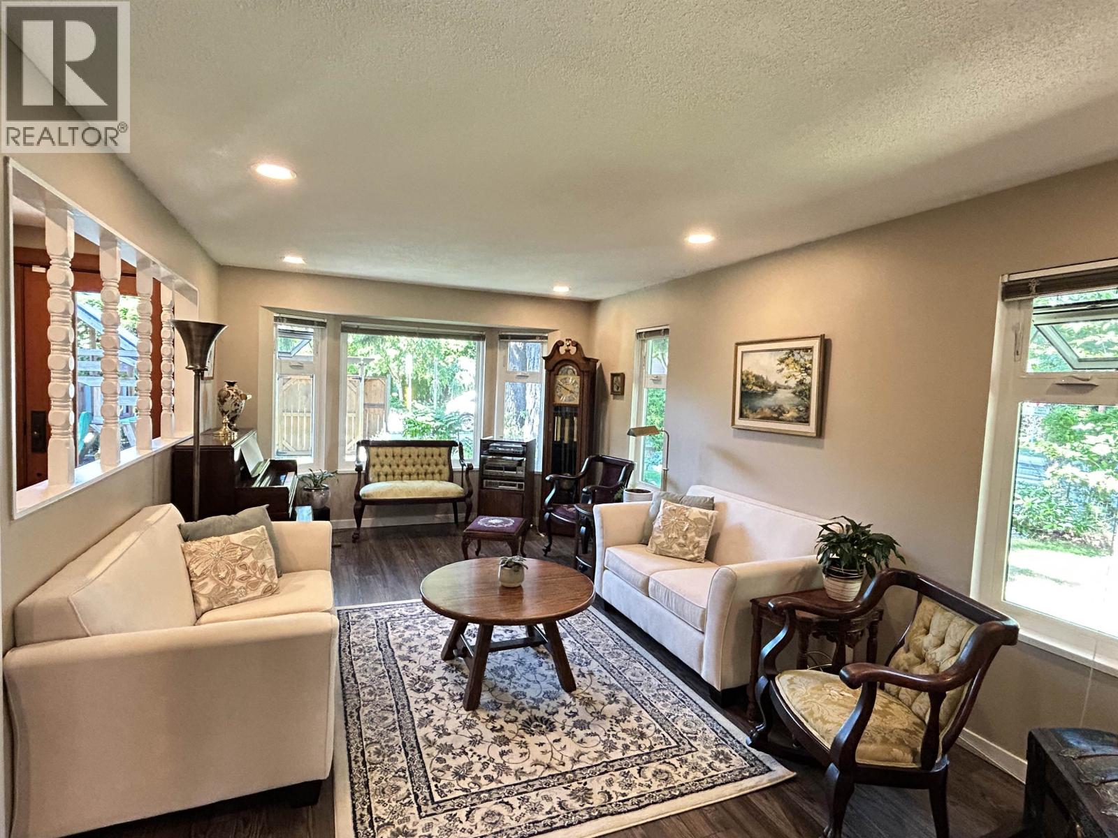 1798 Garden Ave, North Vancouver, BC V7P 3A7