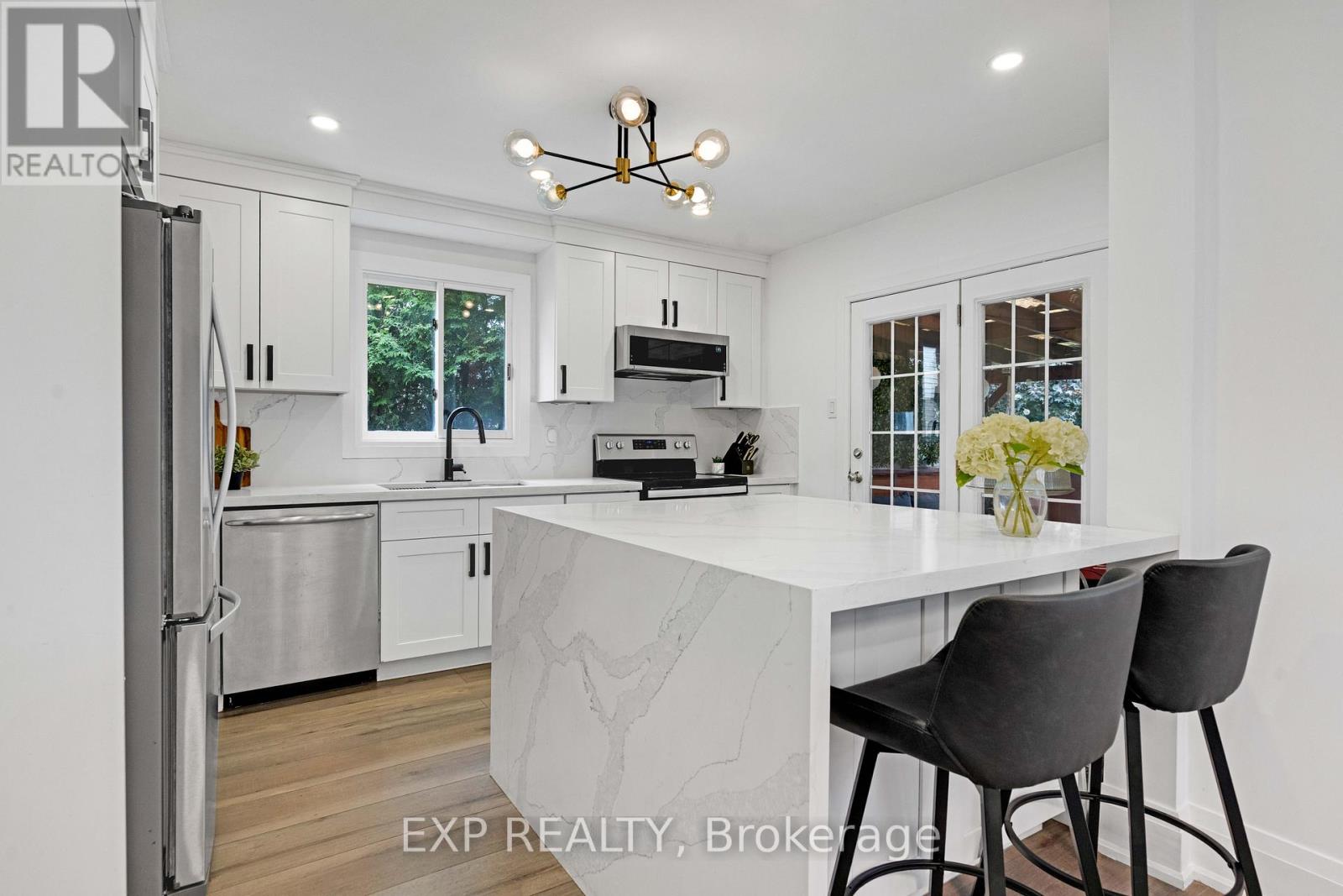 1674 Princelea Pl, Mississauga, ON L5M 3P5