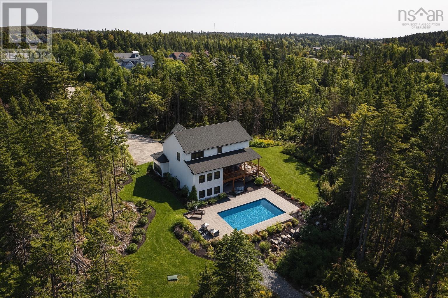 360 Oceanstone Dr, Upper Tantallon, NS B3Z 0A8