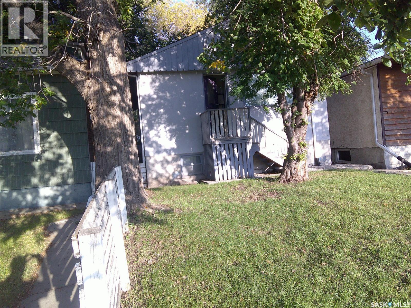 1253 Athol St, Regina, SK S4T 3C4