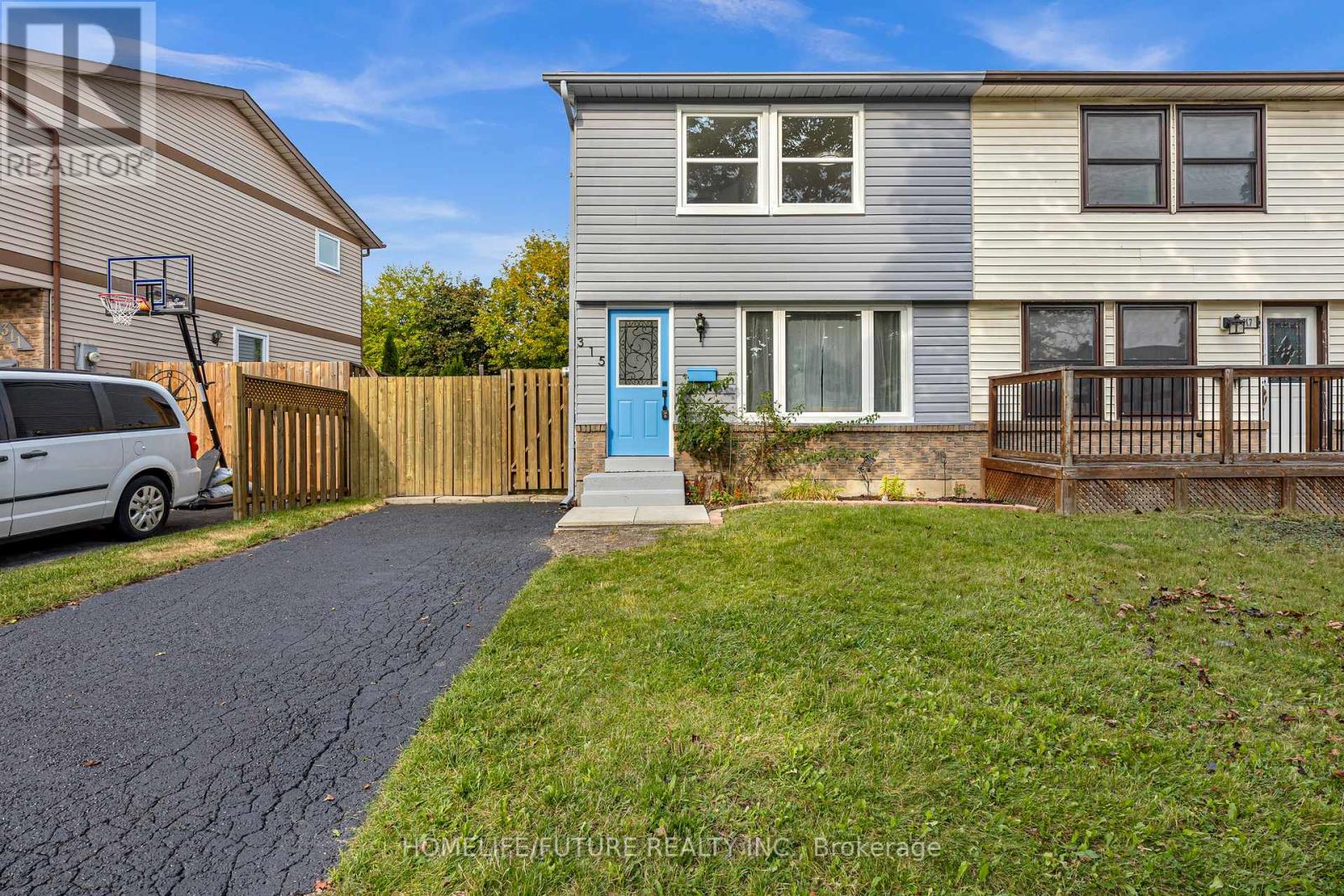 315 Limerick St, Oshawa, ON L1J 6K8