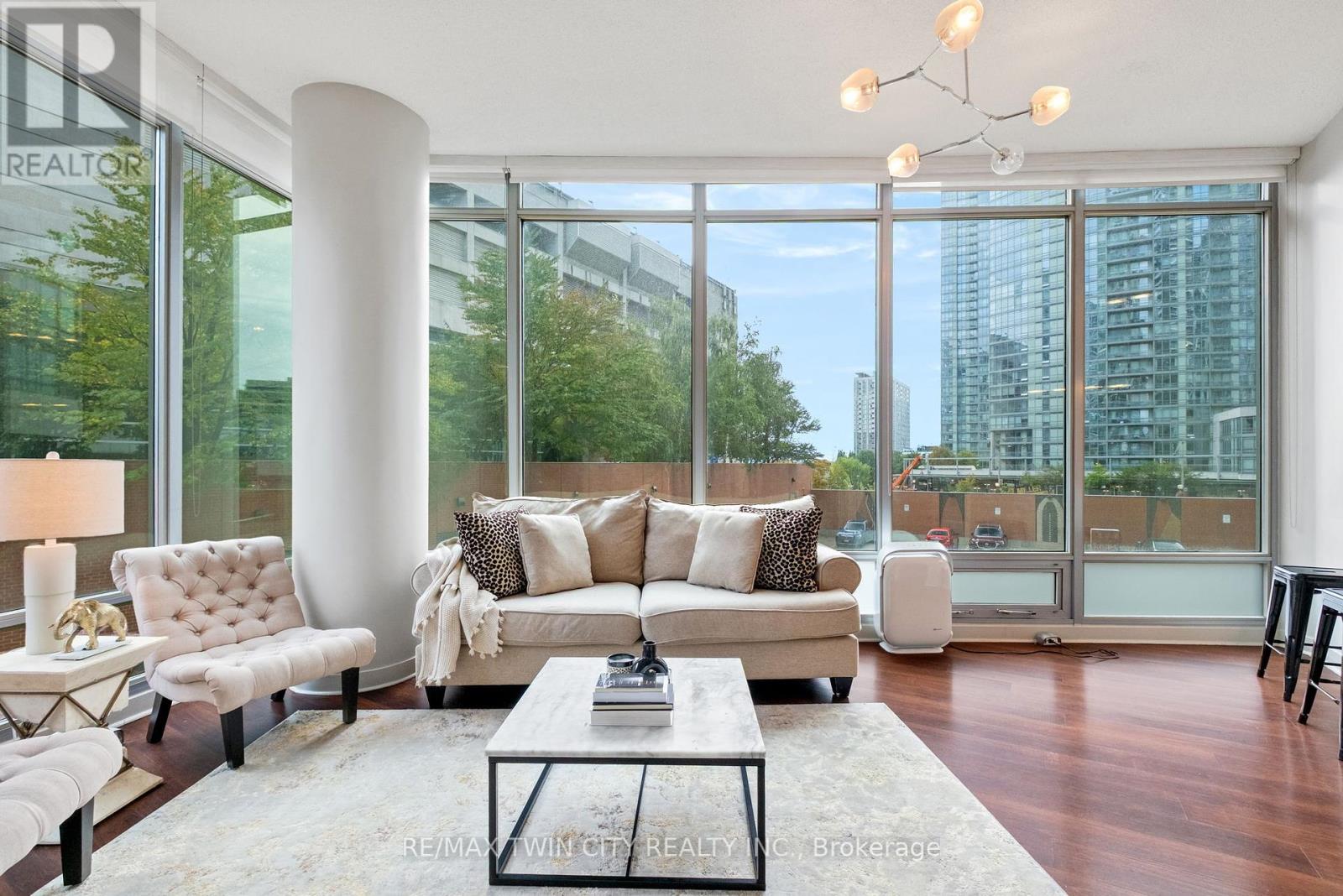 201 81 Navy Wharf Ct, Toronto, ON M5V 3S2