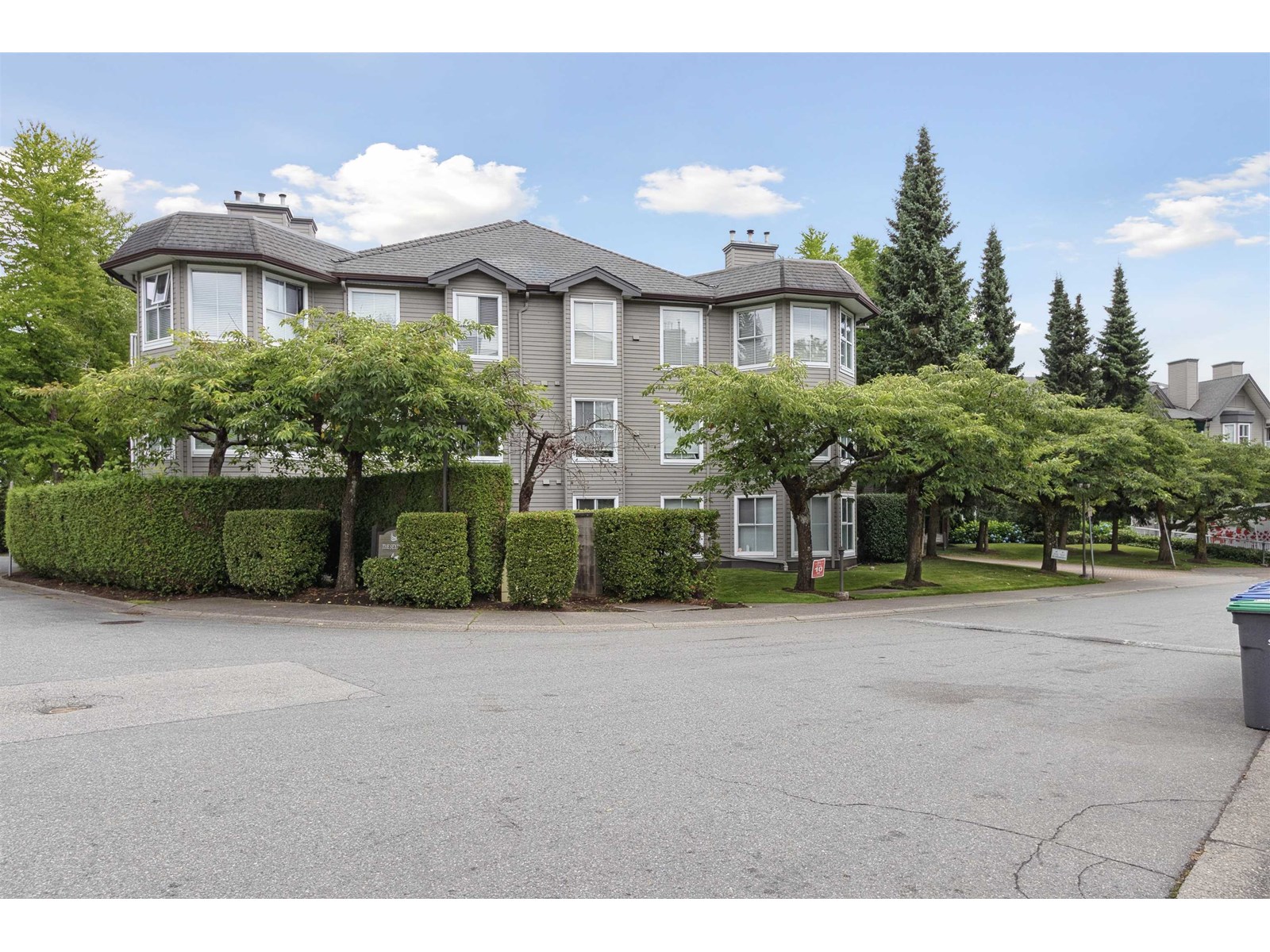 15150 108 Avenue Unit 206, Surrey, BC V3R 0V1