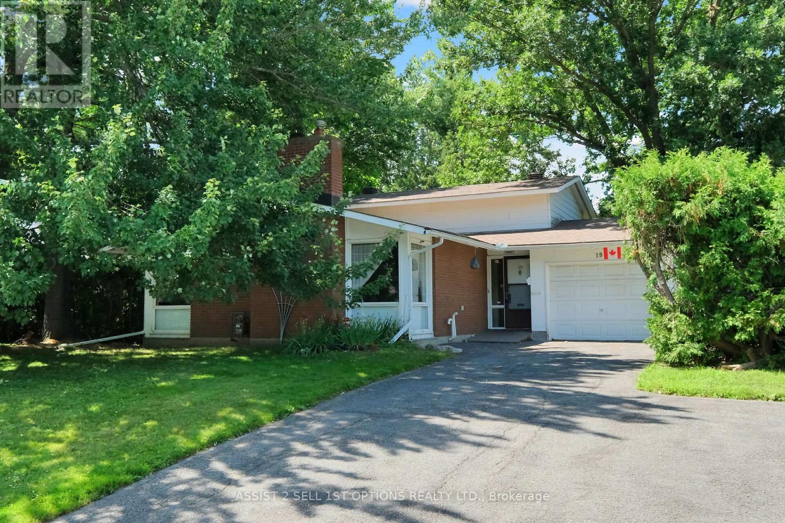 19 Moorcroft Rd, Ottawa, ON K2G 0M6
