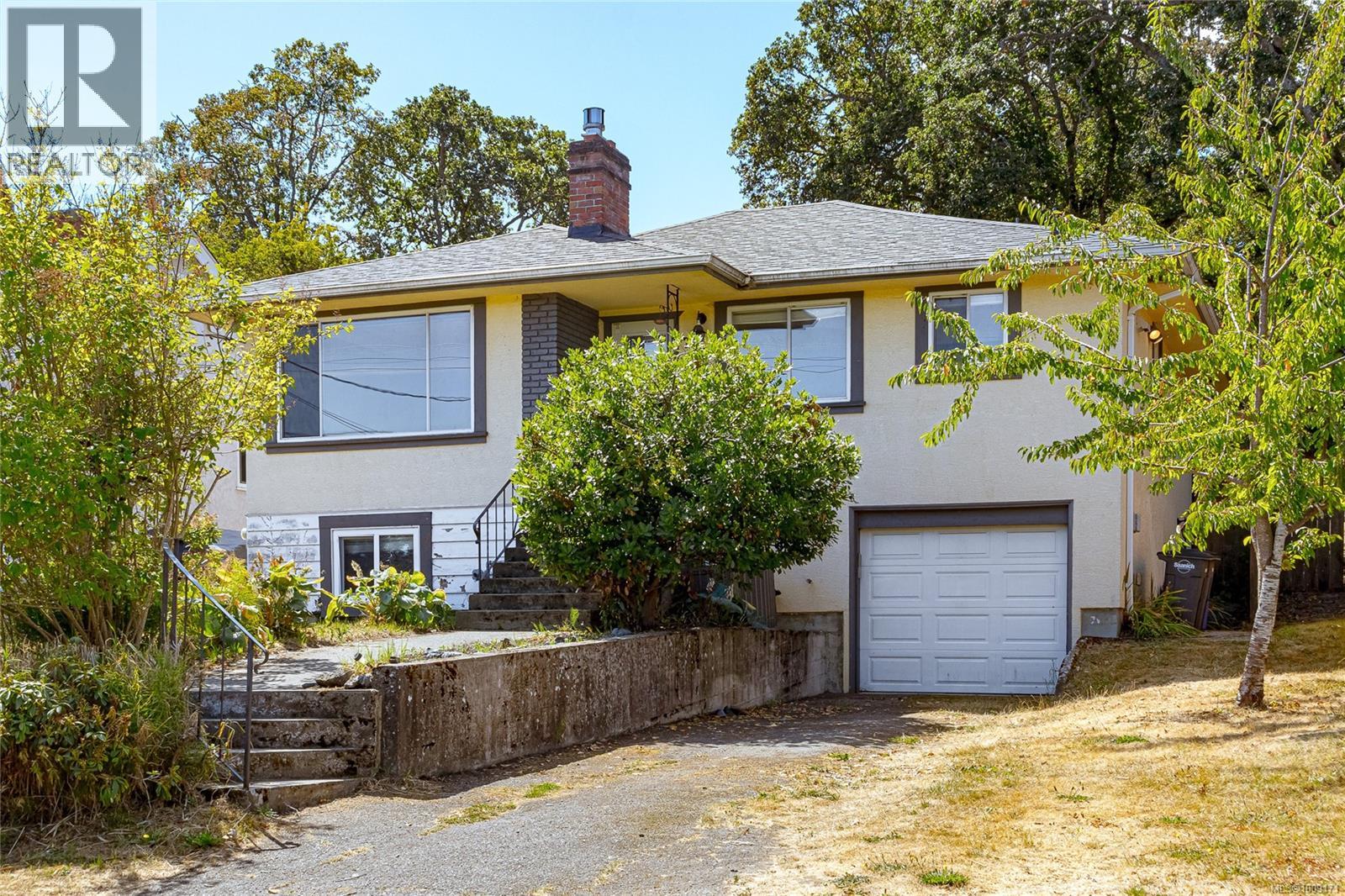 745 Newbury St, Saanich, BC V9A 2C2