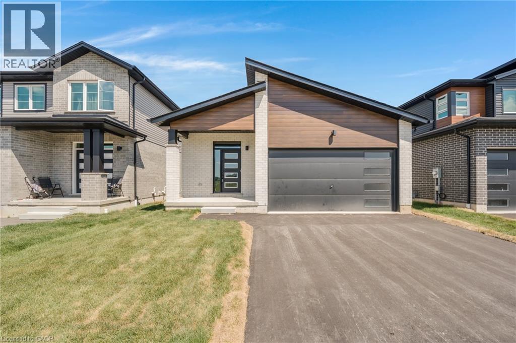 52 Moon Cres, Cambridge, ON N1S 5A7