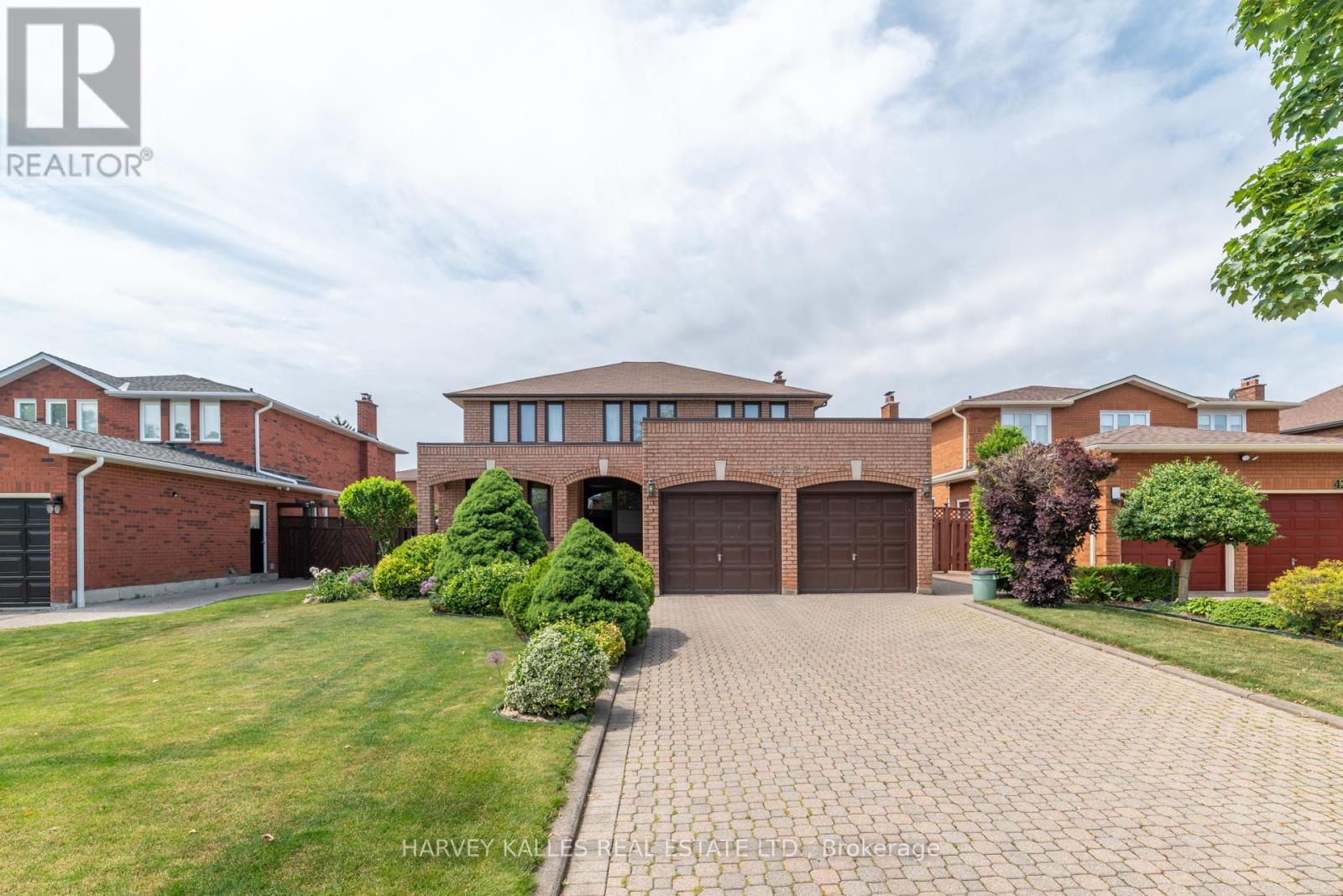 4257 Starlight Cres, Mississauga, ON L4W 4R4