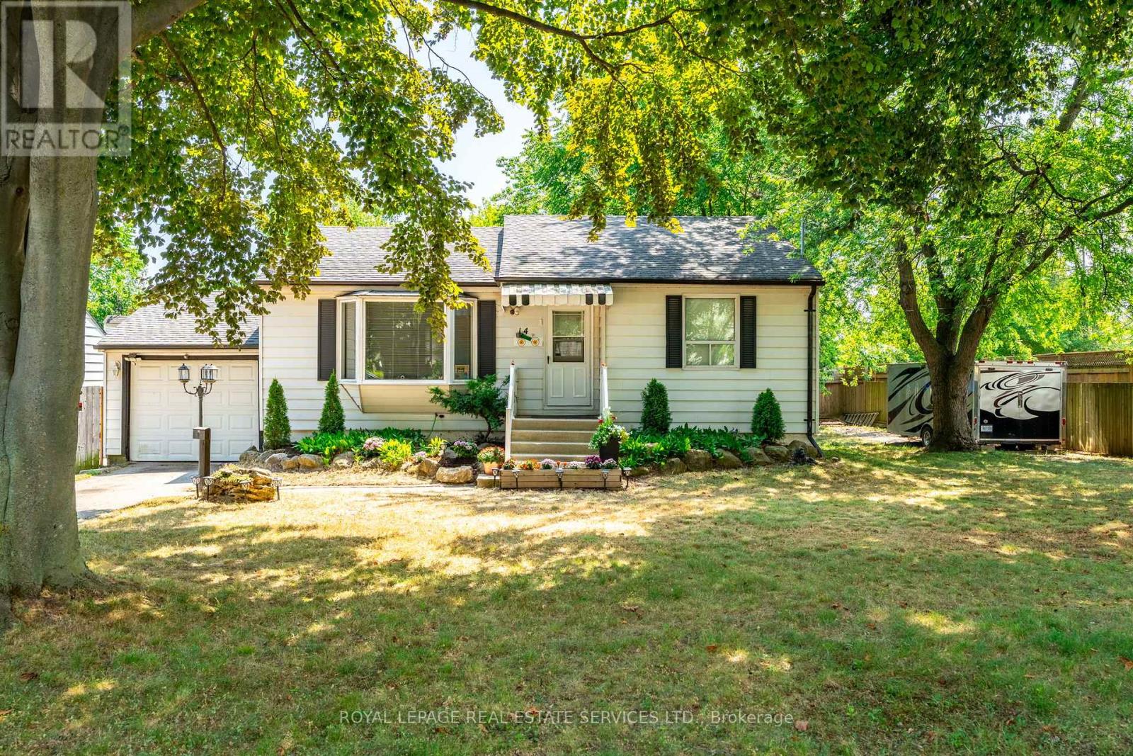 14 Germorda Dr, Oakville, ON L6H 1A8