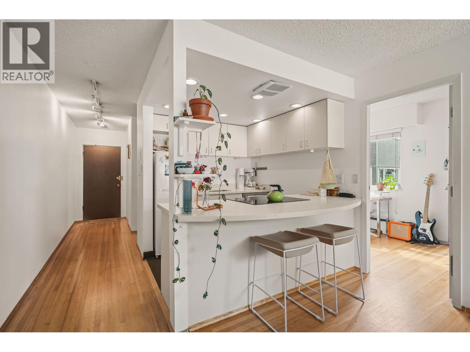 1235 W 10th Avenue Unit 2, Vancouver, BC V6H 1J5