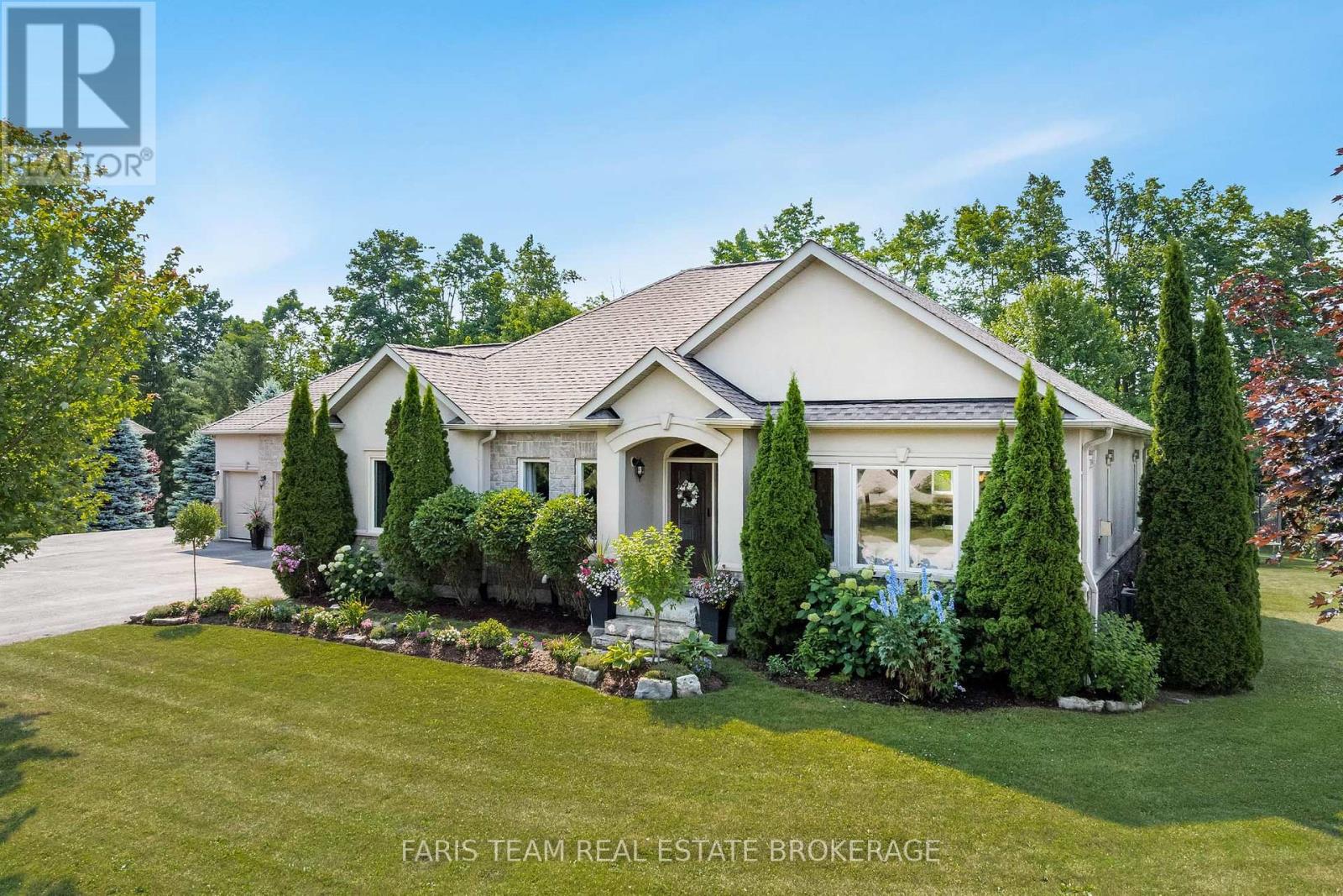 64 Red Oak Cres, Oro-Medonte, ON L0L 2L0
