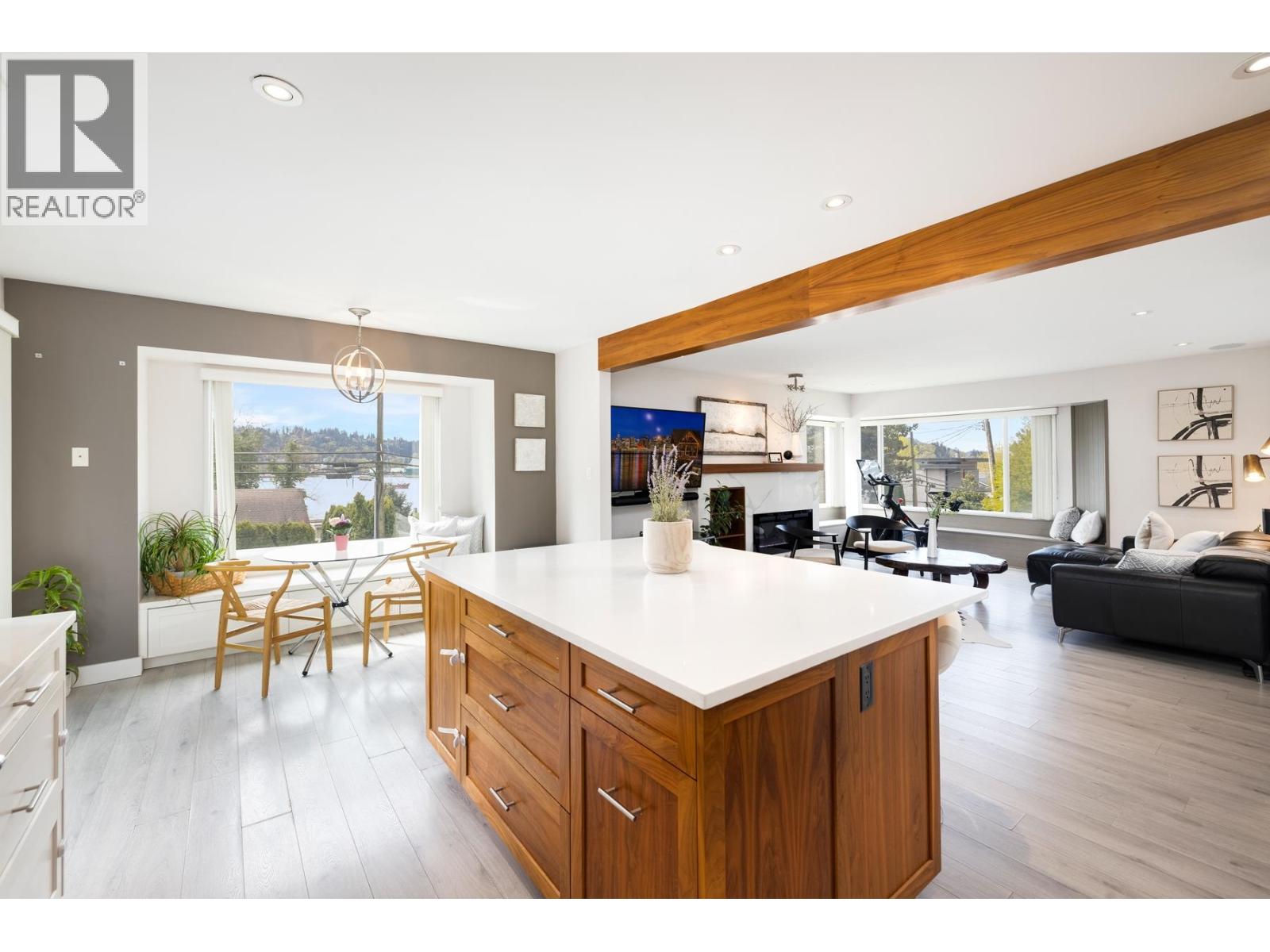 2 Walton Way, Port Moody, BC V3H 3P3