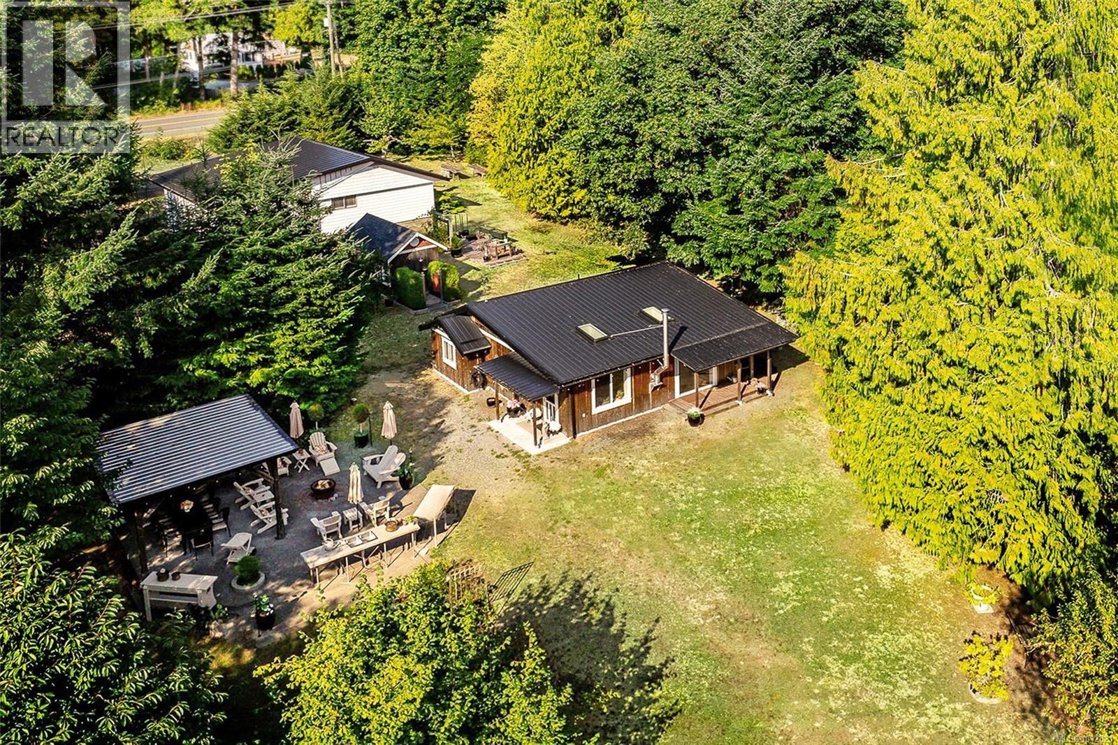 7894 Island Hwy S, Fanny Bay, BC V0R 1W0