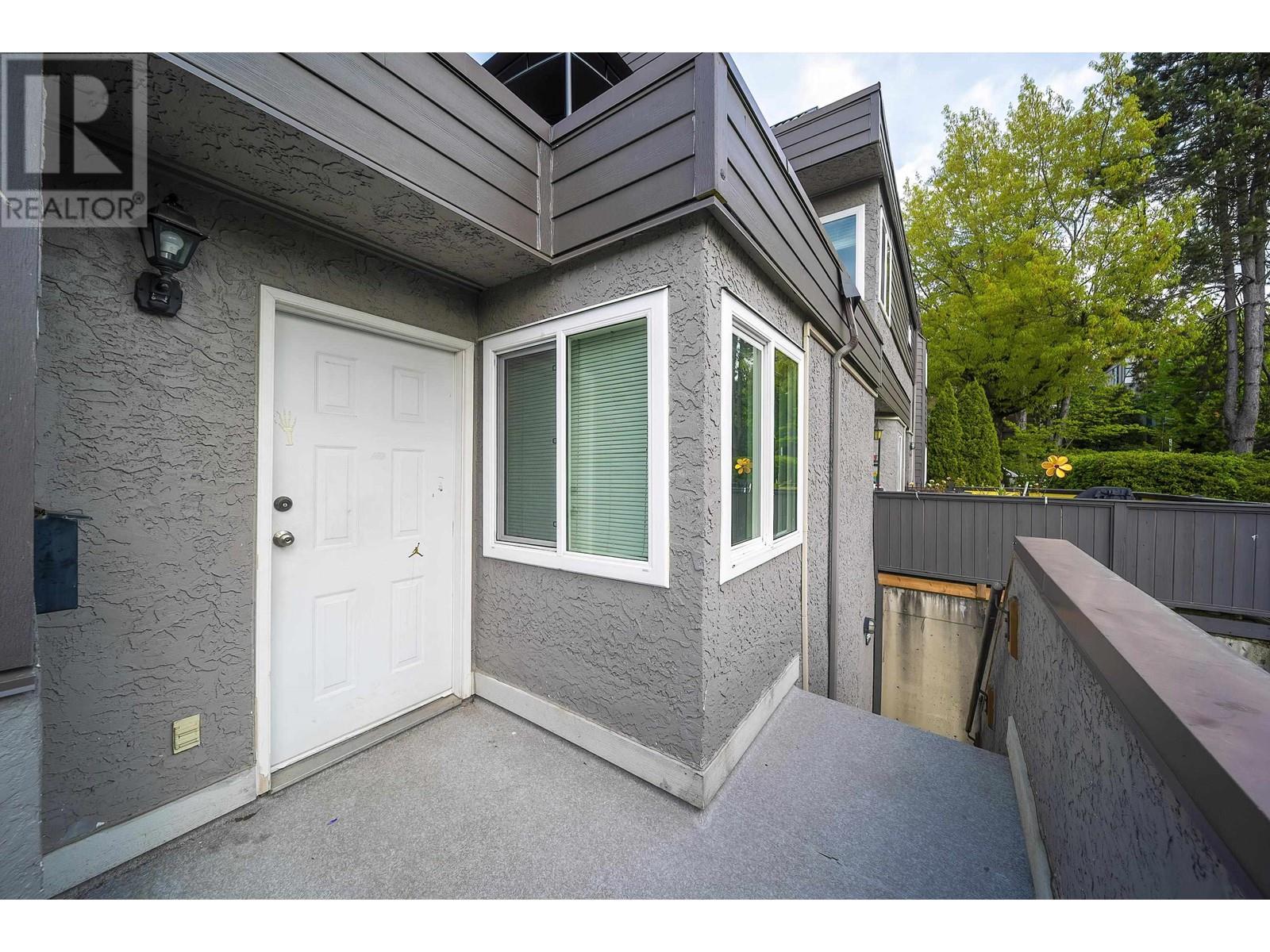 5146 Hastings St, Burnaby, BC V5B 1P6