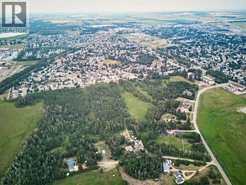 5400 Davies St, Innisfail, AB T4G 1E3