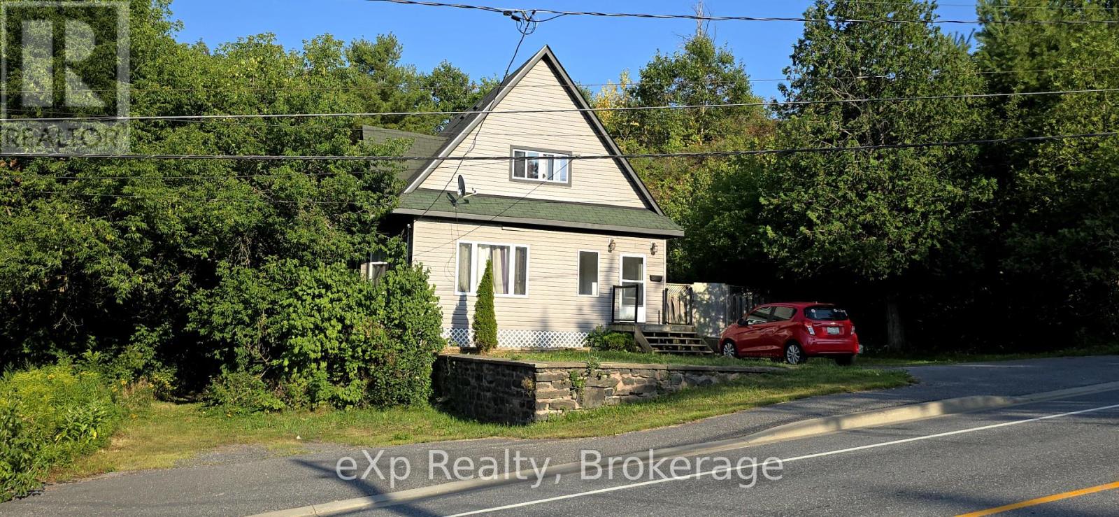 28 Emily St, Parry Sound, ON P2A 2P5