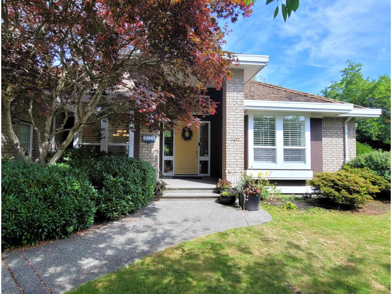 3412 Canterbury Dr, Surrey, BC V3Z 0G8