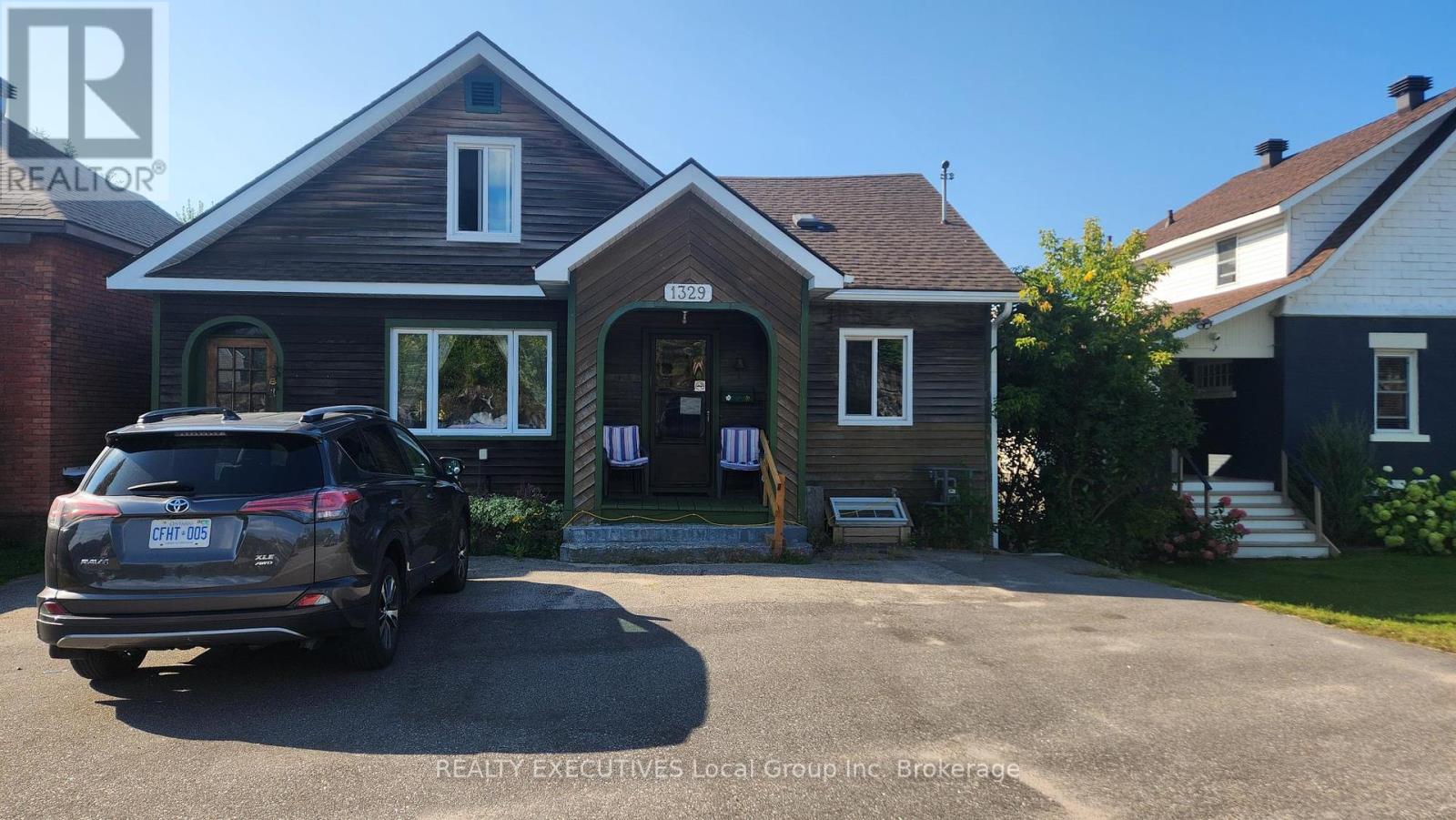 1329 Cassells St, North Bay, ON P1B 4B9