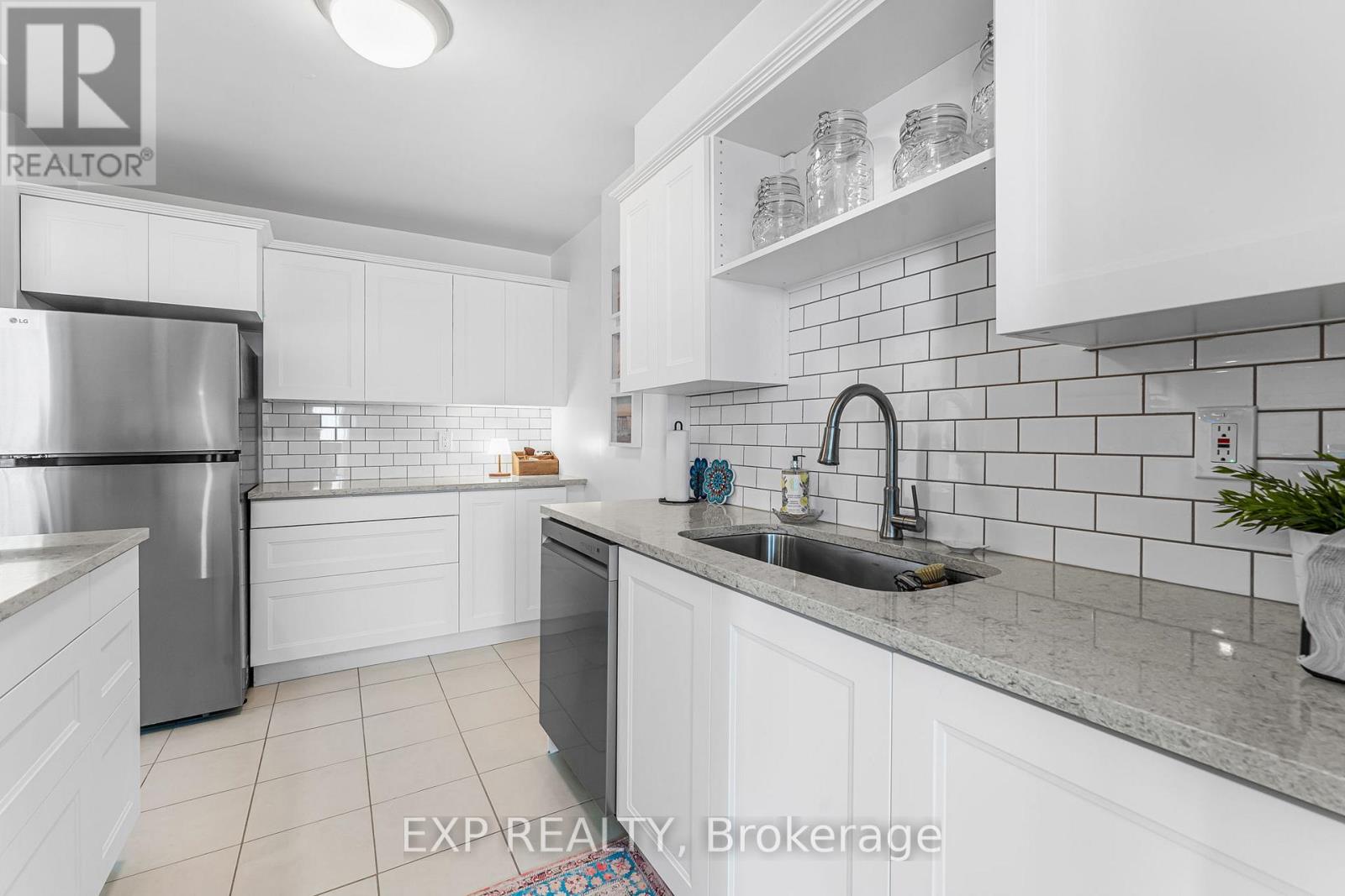 509 15 Towering Heights Blvd, St. Catharines, ON L2T 3G7