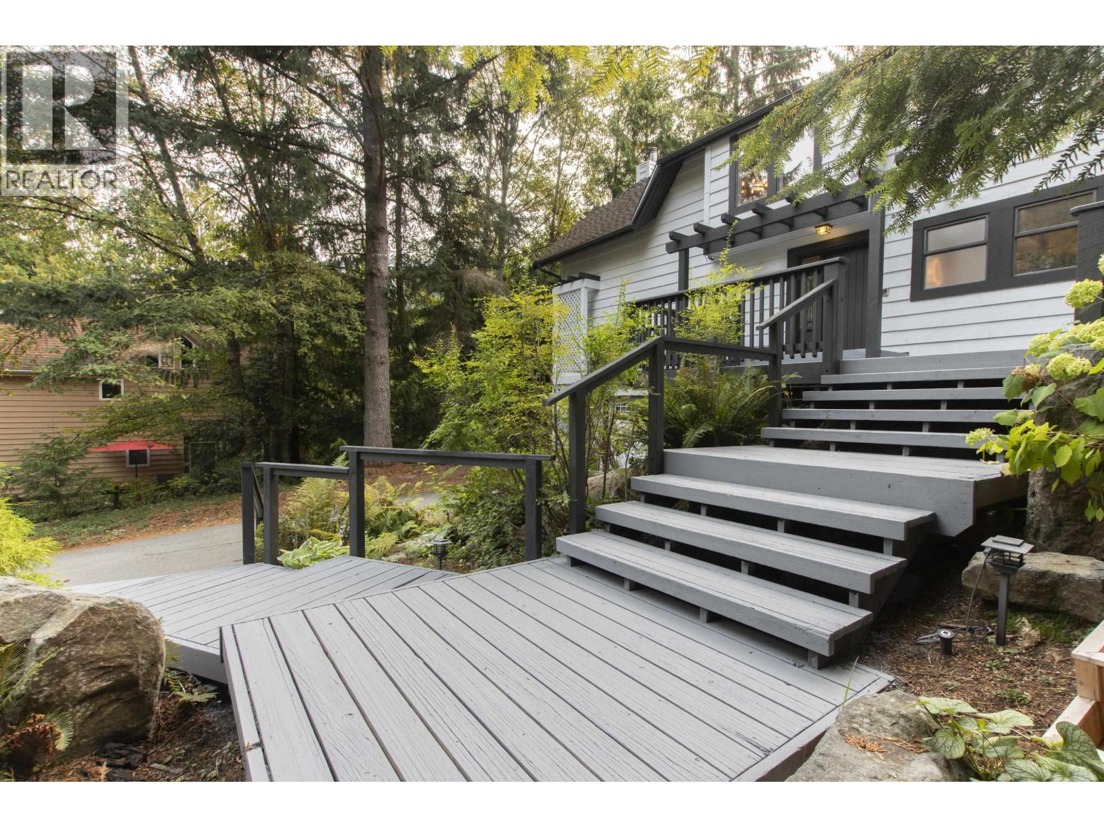40774 Thunderbird Rdg, Squamish, BC V0N 1T0
