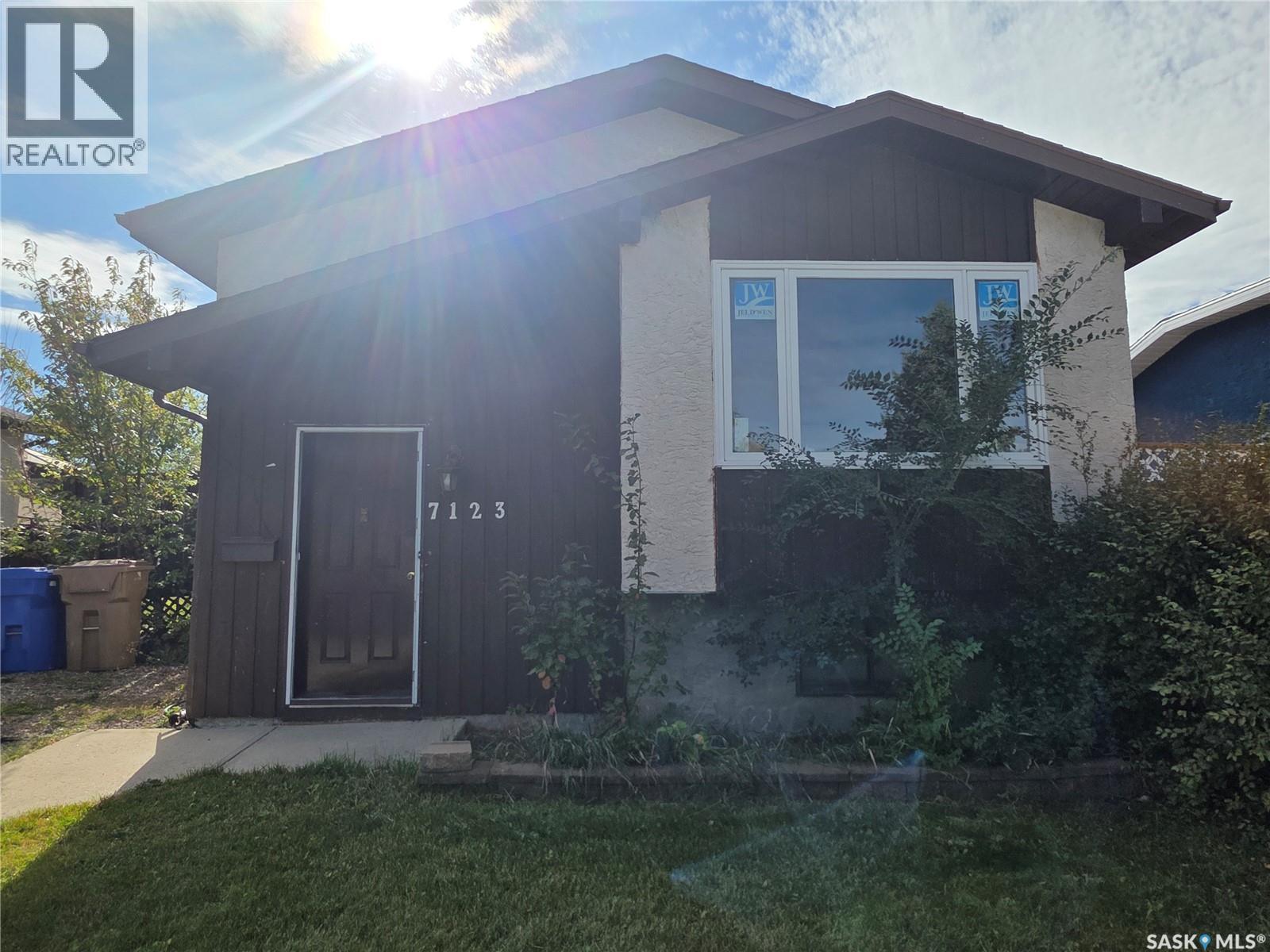 7123 Lanigan Dr, Regina, SK S4X 3Y1
