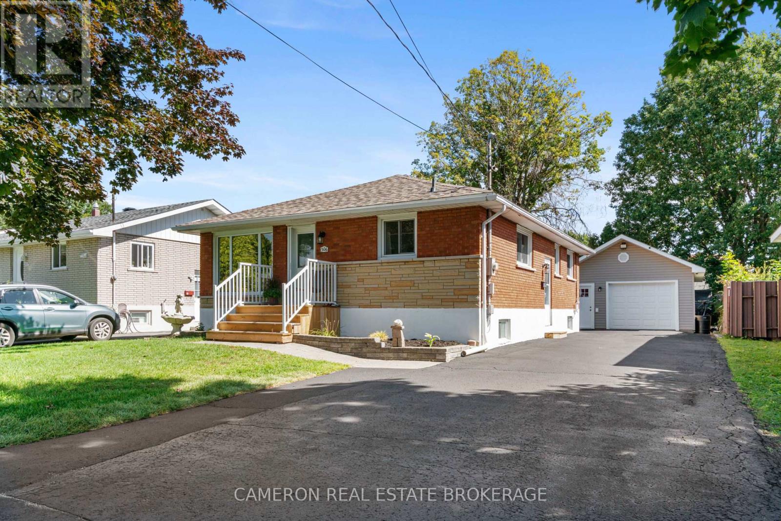 306 Leonia St, Cornwall, ON K6H 5M2