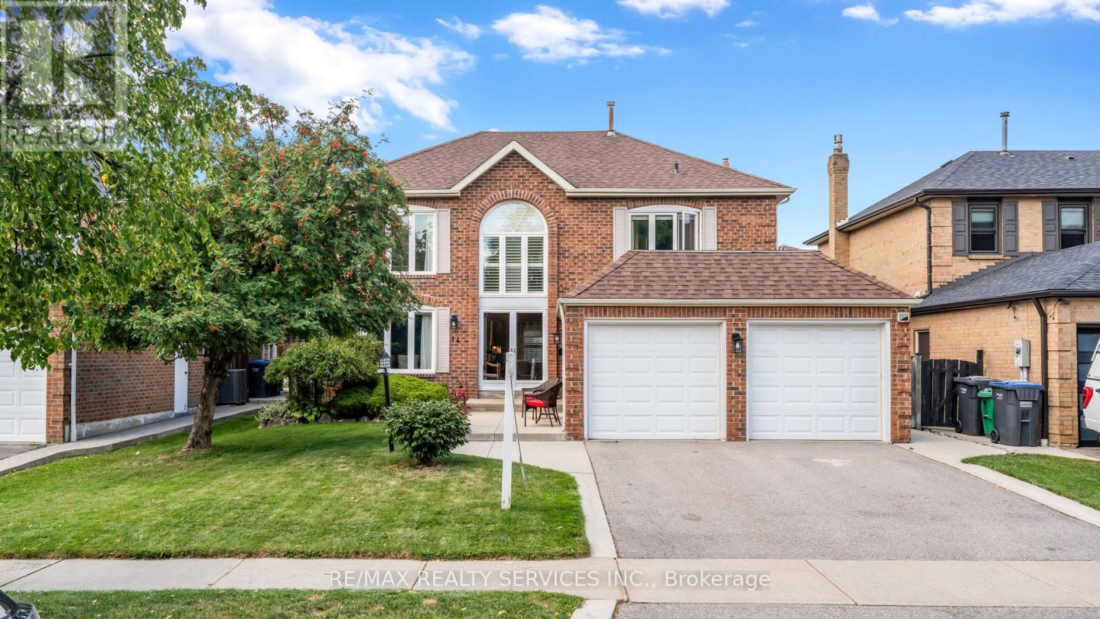 14 Nottingham Cres, Brampton, ON L6S 4G4
