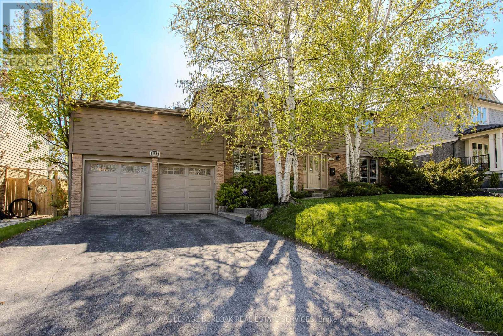 1858 Heather Hills Dr, Burlington, ON L7P 2Y9