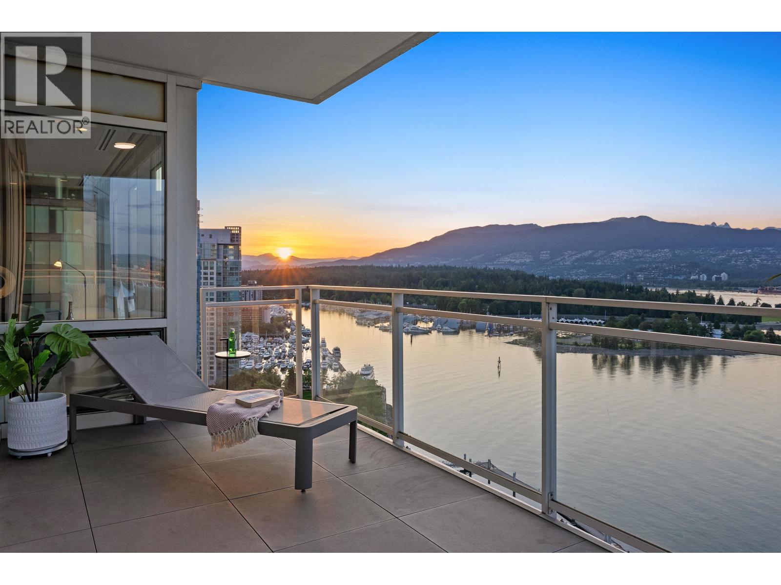 1139 W Cordova Street Unit 2202, Vancouver, BC V6C 0A2