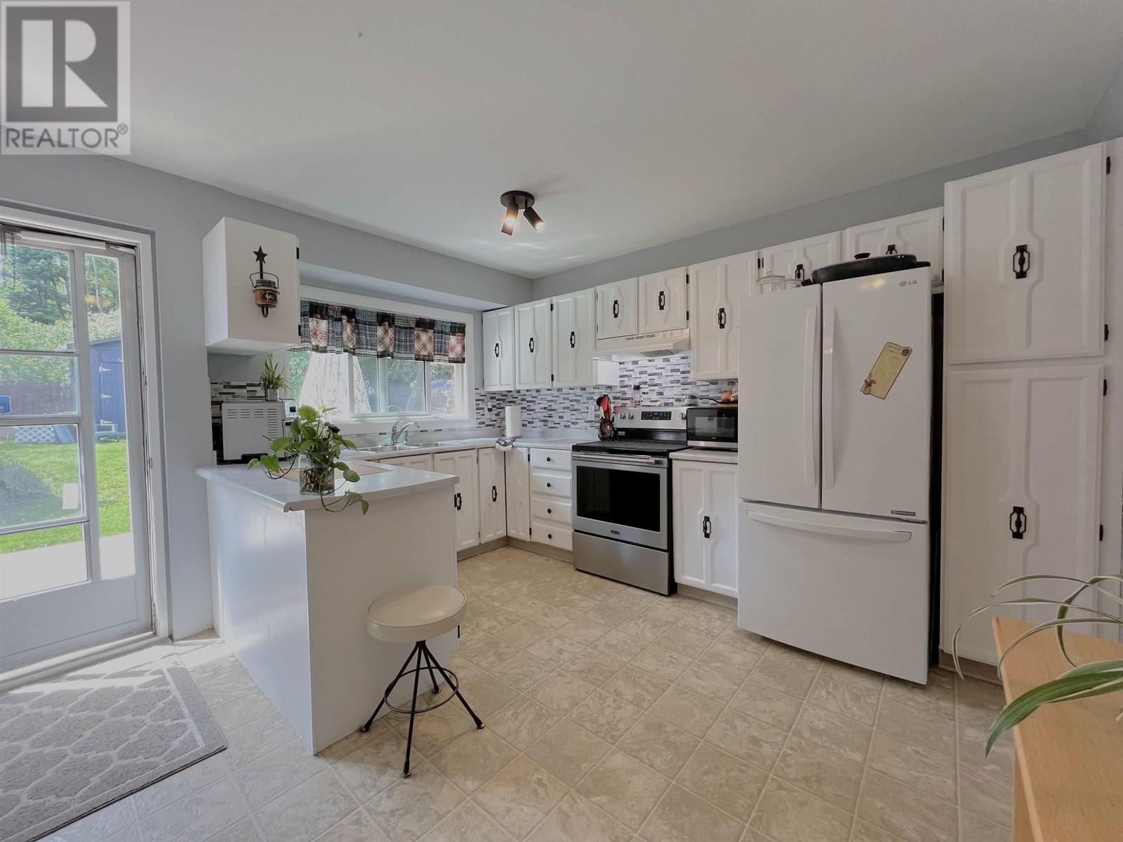 8145 St Lawrence Ave, Prince George, BC V2N 4K6