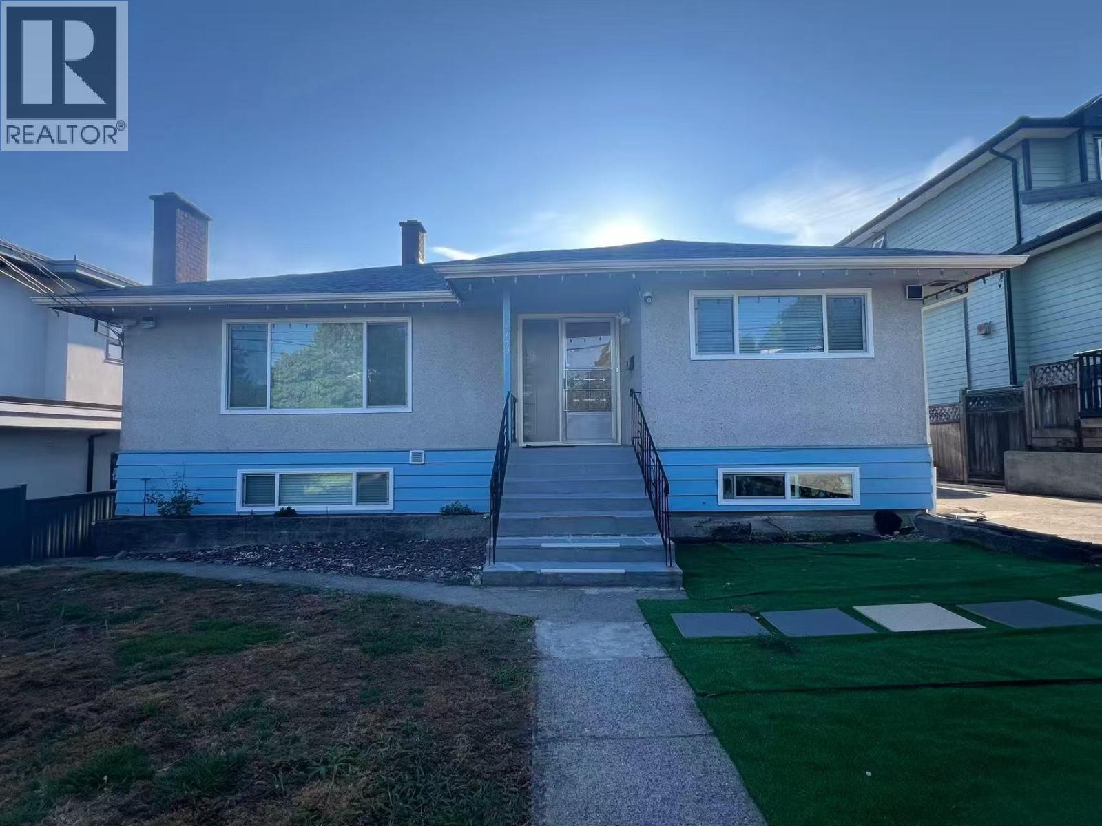 7789 Dow Ave, Burnaby, BC V5J 3X7