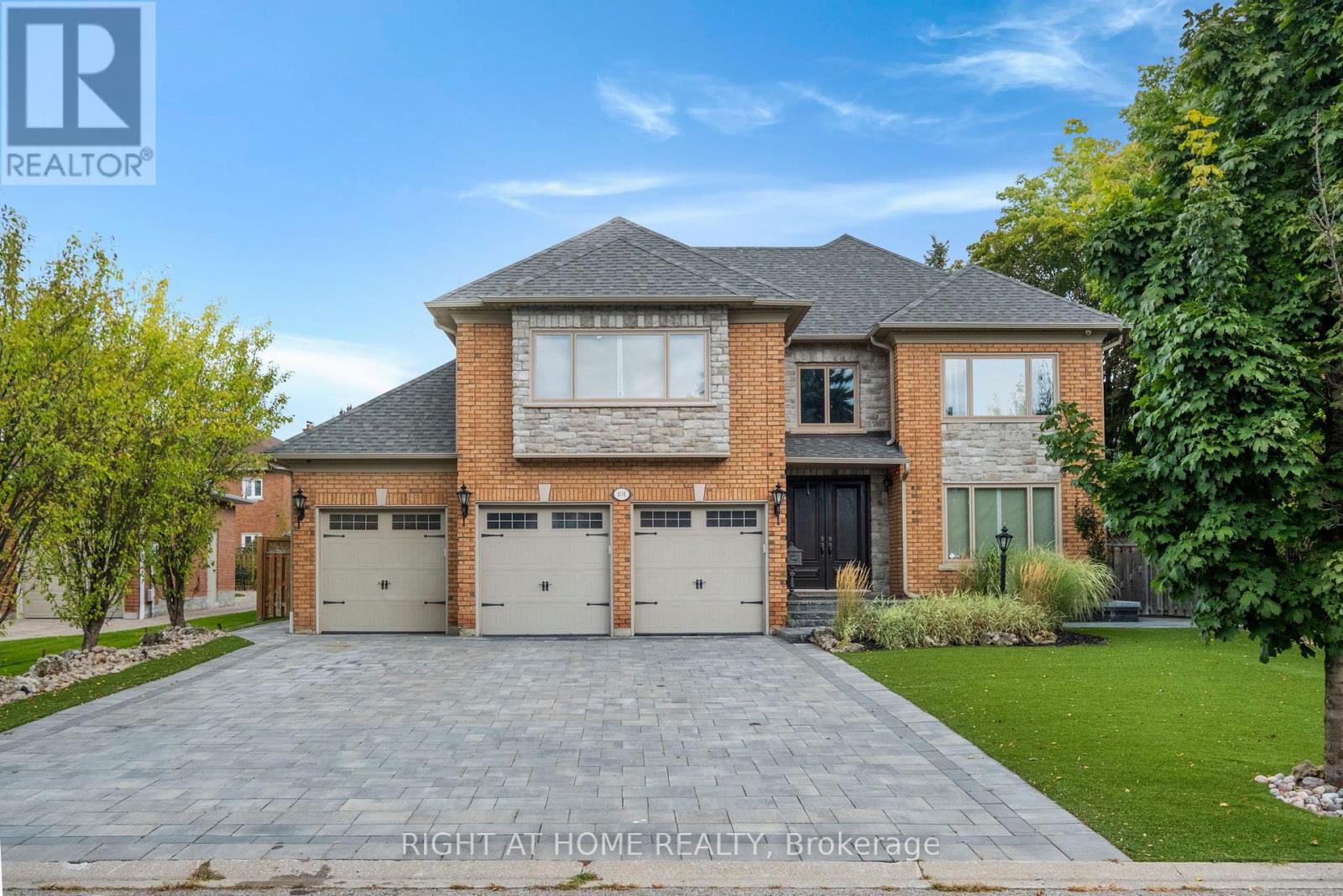 101 Woodgreen Dr, Vaughan Islington Woods, ON L4L 3B2