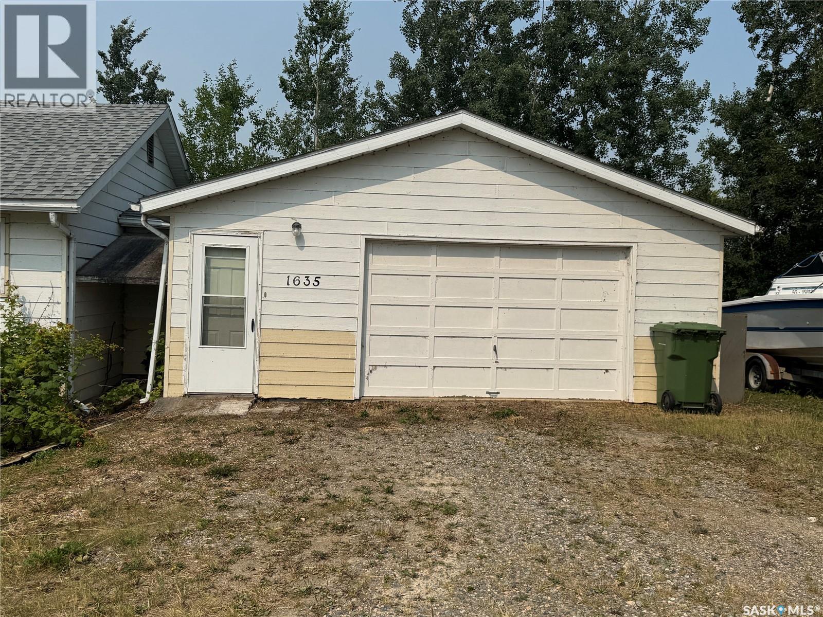 1635 Bay Ave N, La Ronge, SK S0J 1L0