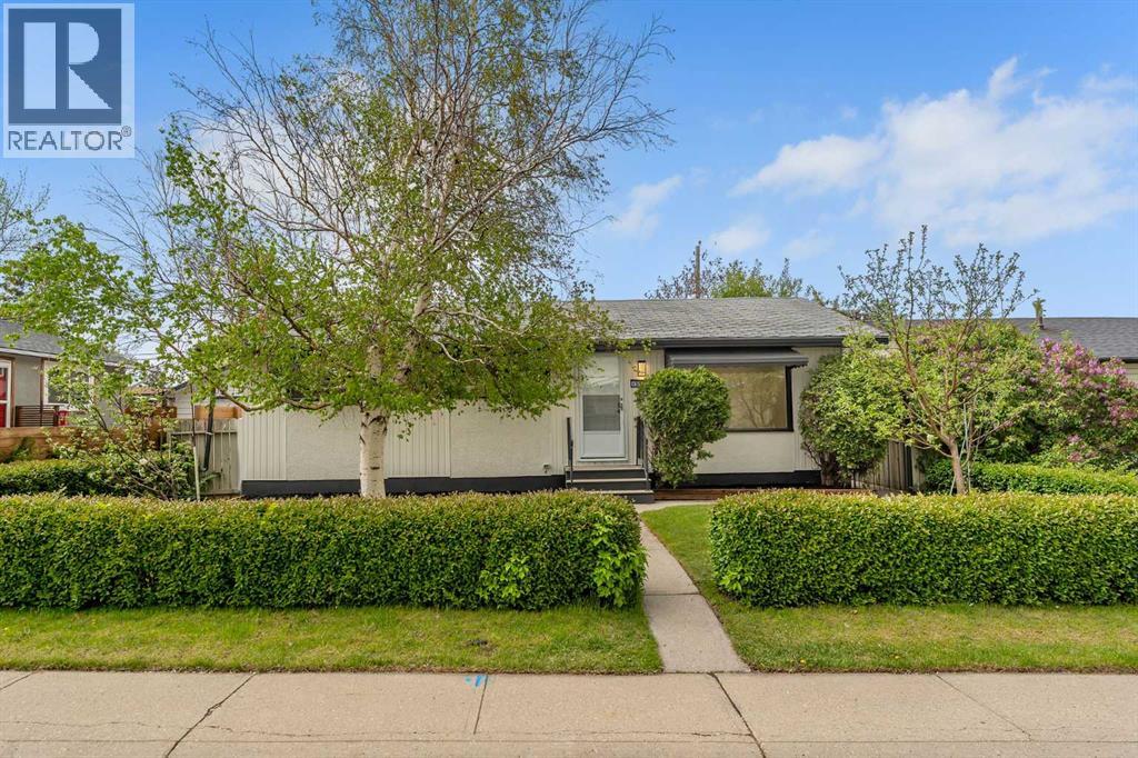 1512 Robson Cres SE, Calgary, AB T2A 1Y7