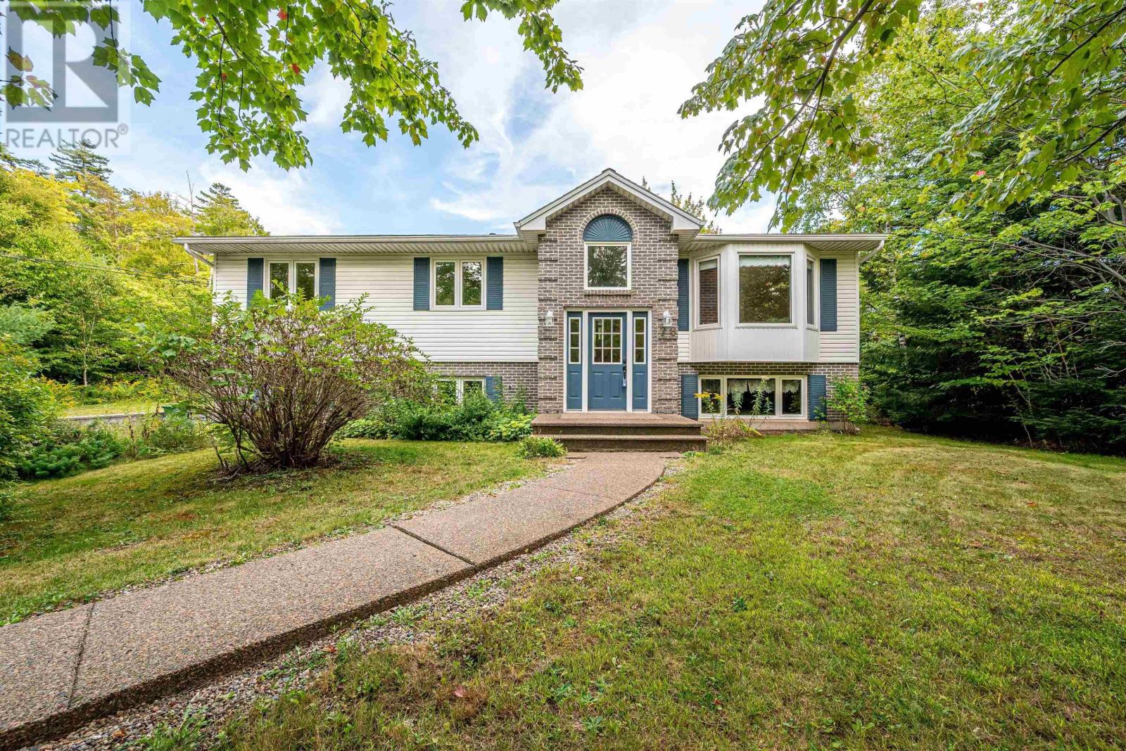 78 Kingswood Dr, Hammonds Plains, NS B4B 1K4