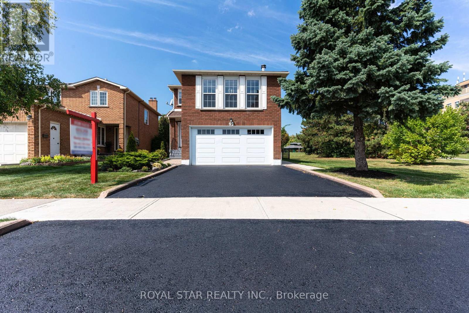 42 Kingknoll Dr, Brampton, ON L6Y 3G6