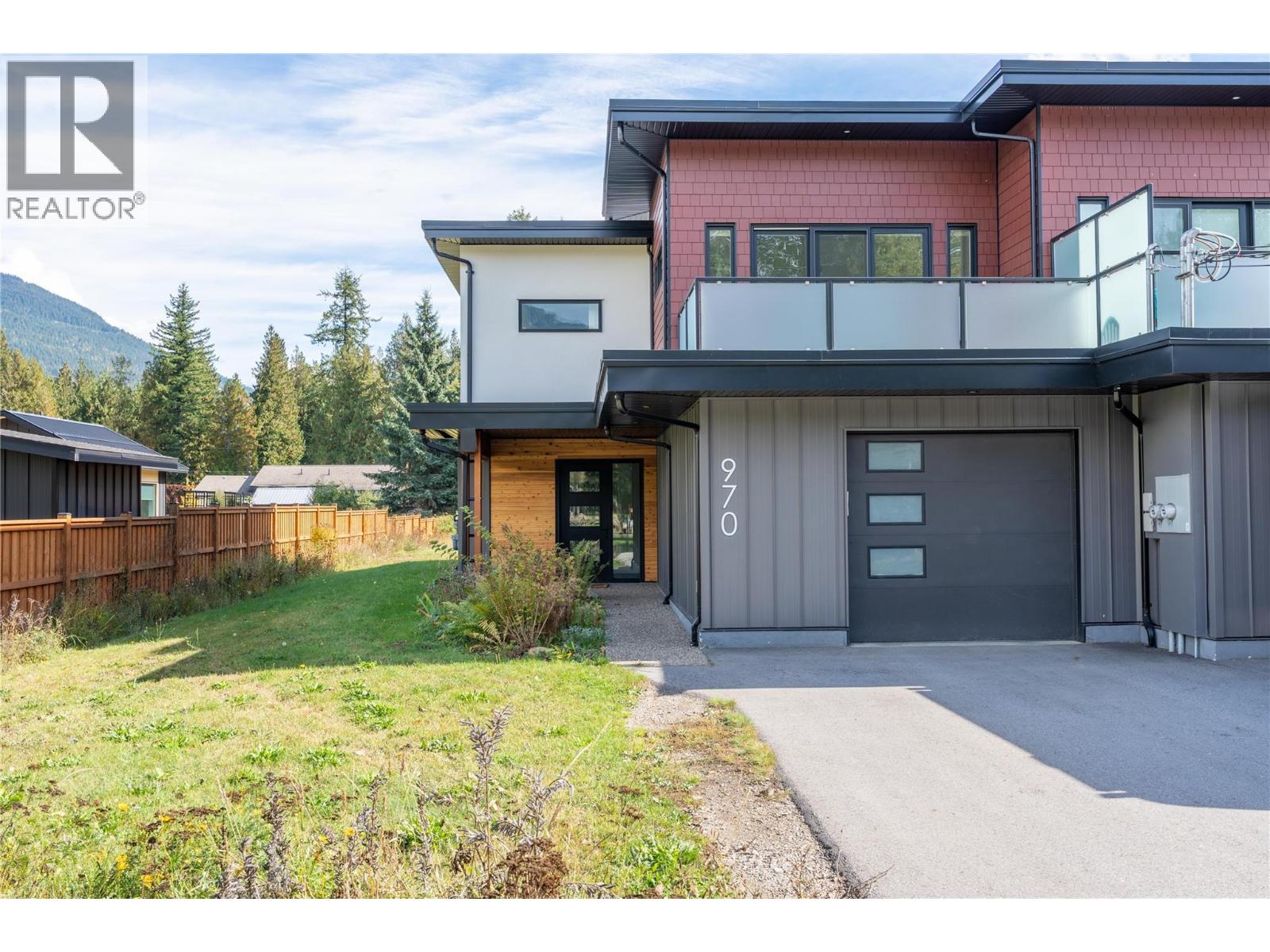 970 Begbie Rd, Revelstoke, BC V0E 3K0