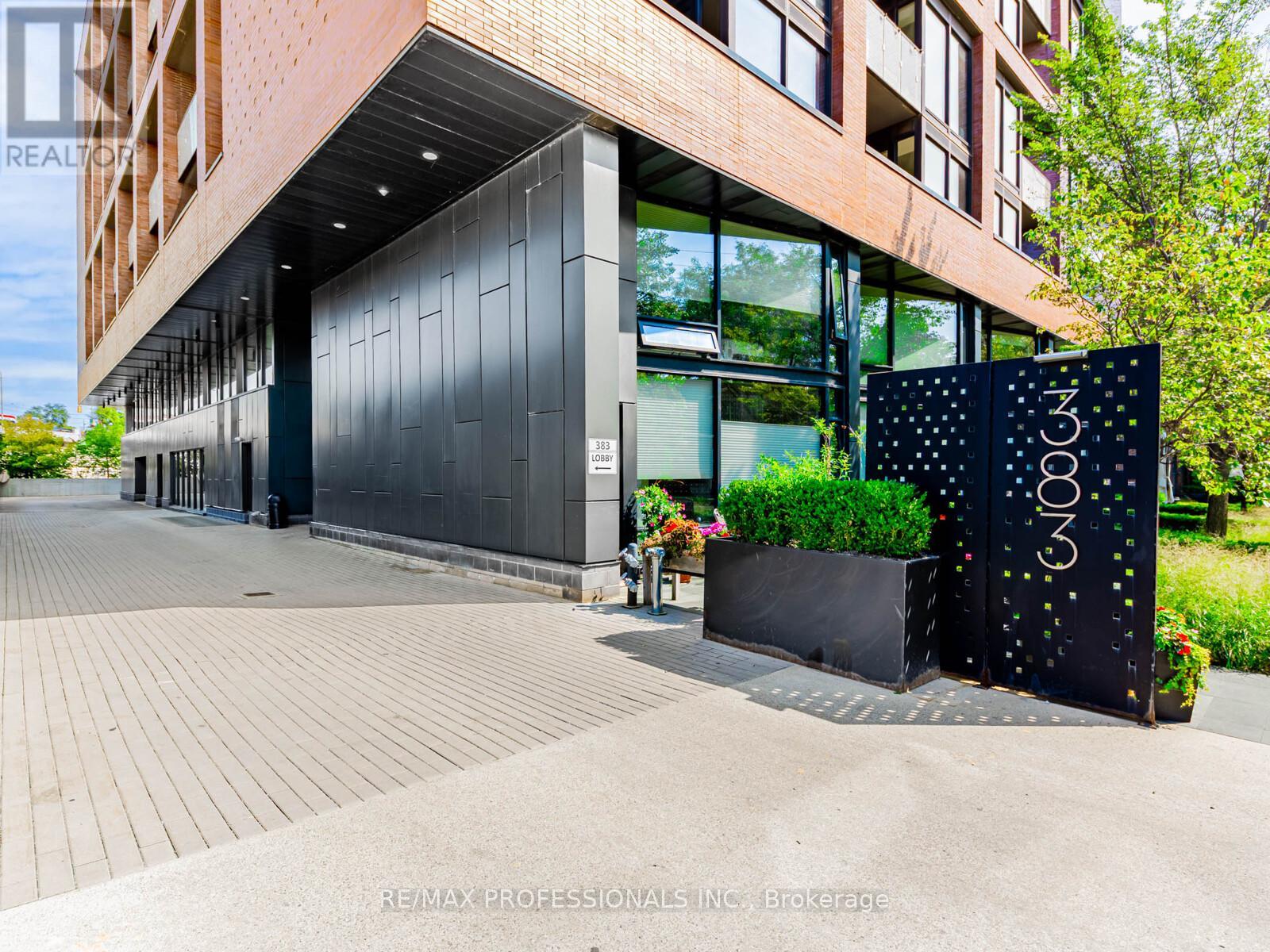 401 383 Sorauren Ave, Toronto, ON M6R 0A4