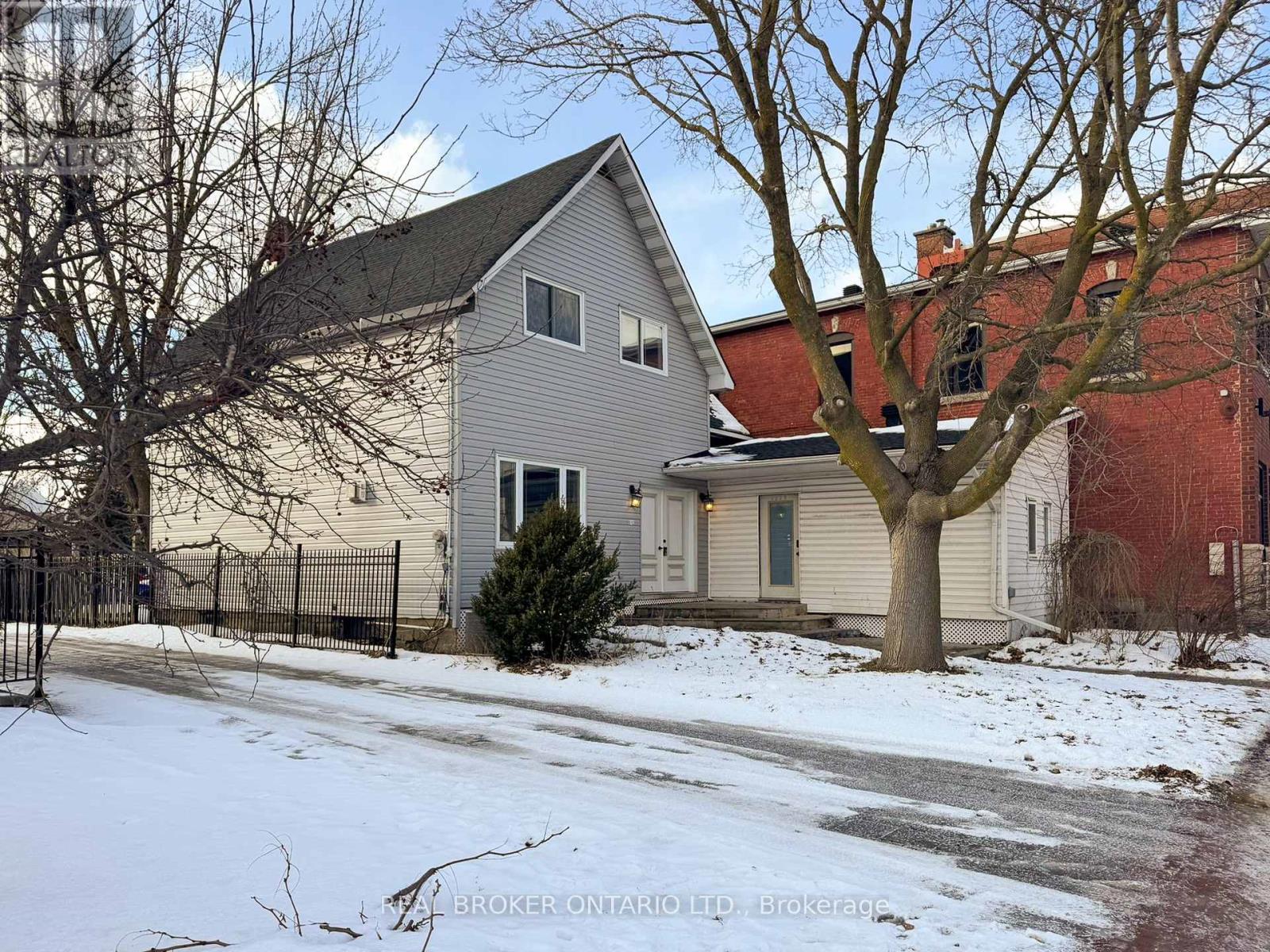 512 St Lawrence St, North Dundas, ON K0C 2K0