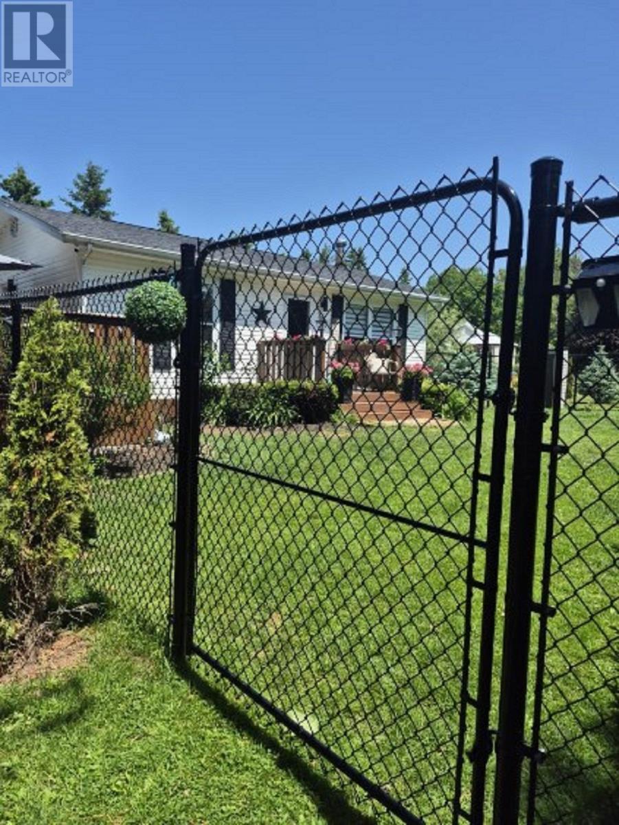 21 Garden Ln, Stratford, PE C1B 2P7