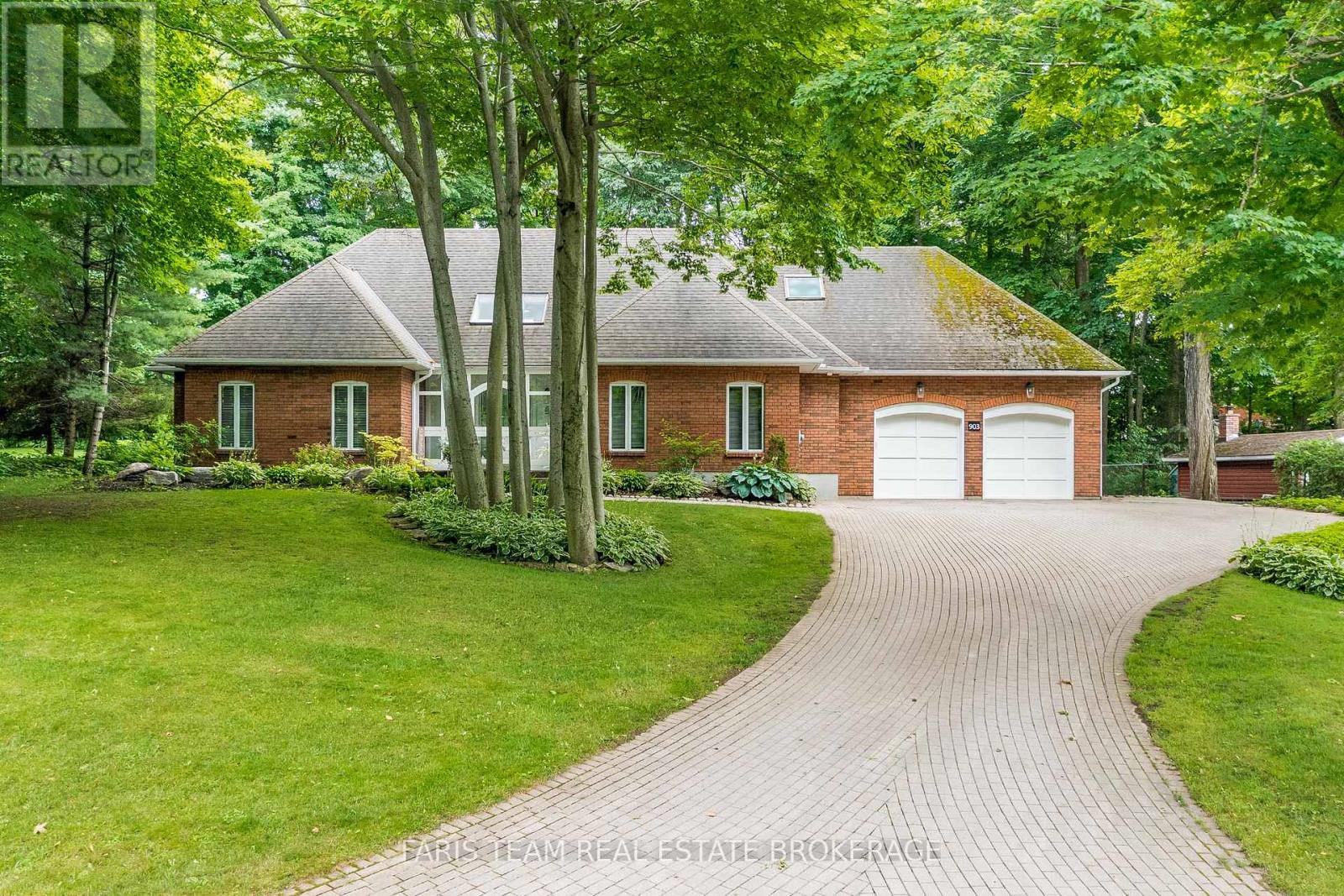 903 Victoria St, Midland, ON L4R 1B7